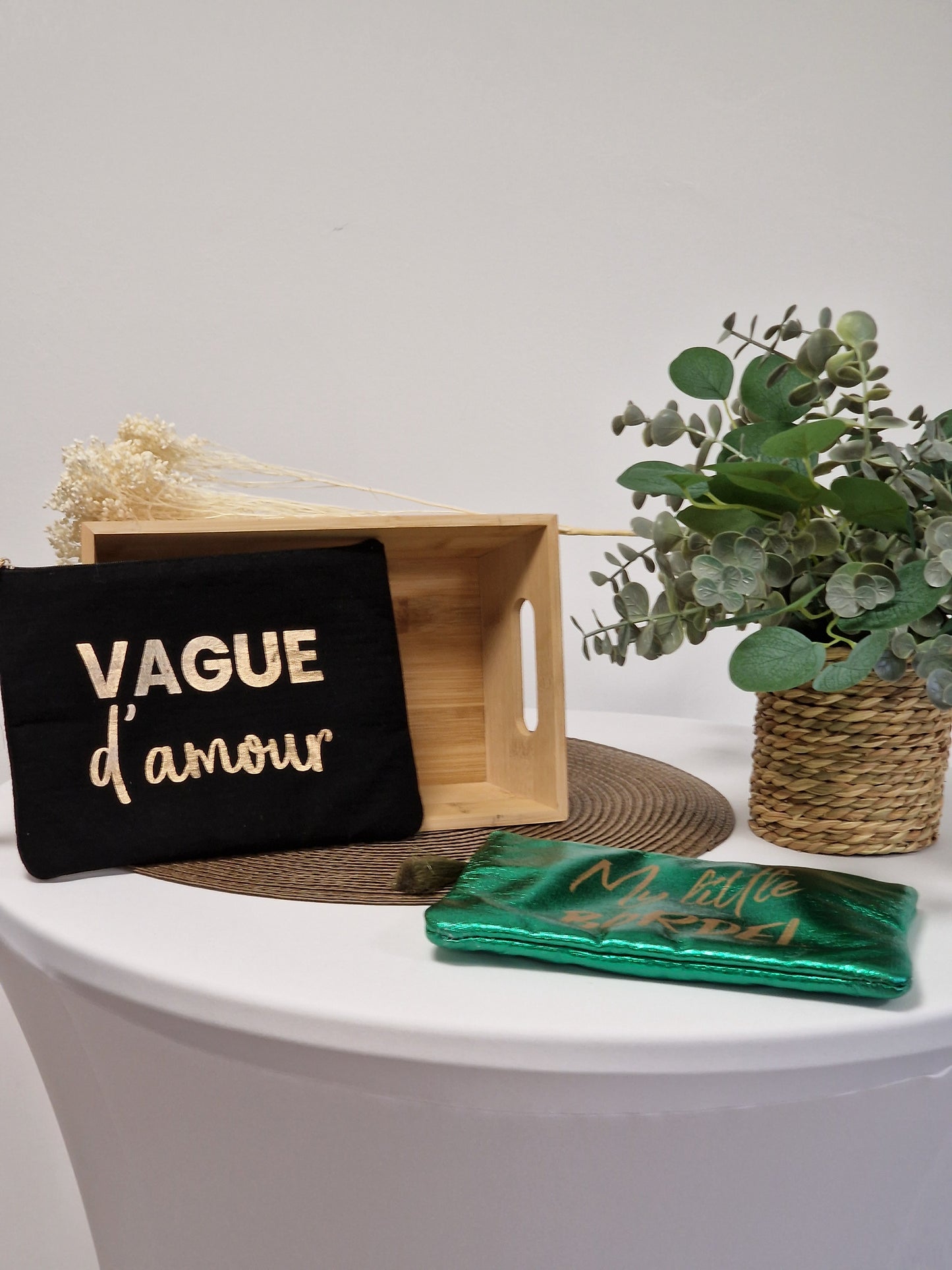 Les Pochettes à Message Noir en Daim