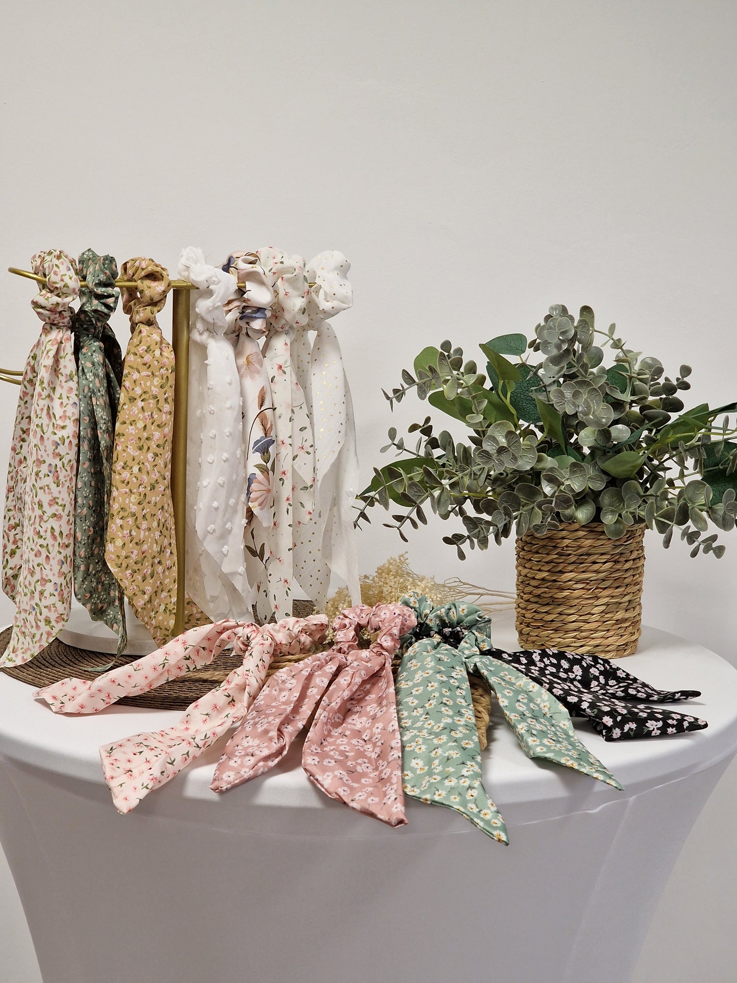 Les Accessoires à Cheveux - Chouchou Foulard Bohème Vieux Rose Fleur Blanche