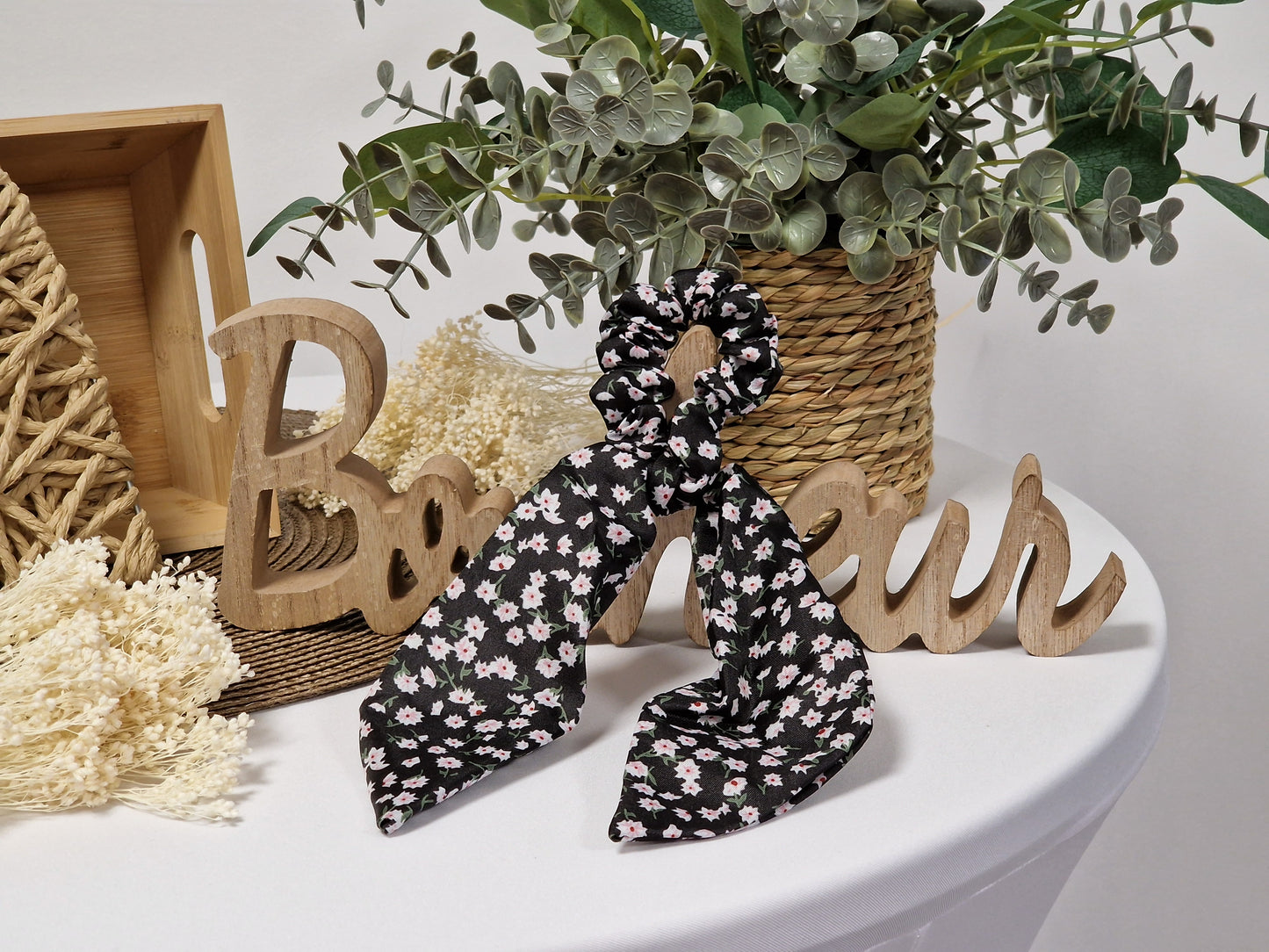 Les Accessoires à Cheveux - Chouchou Foulard Bohème Noir Fleur Rose
