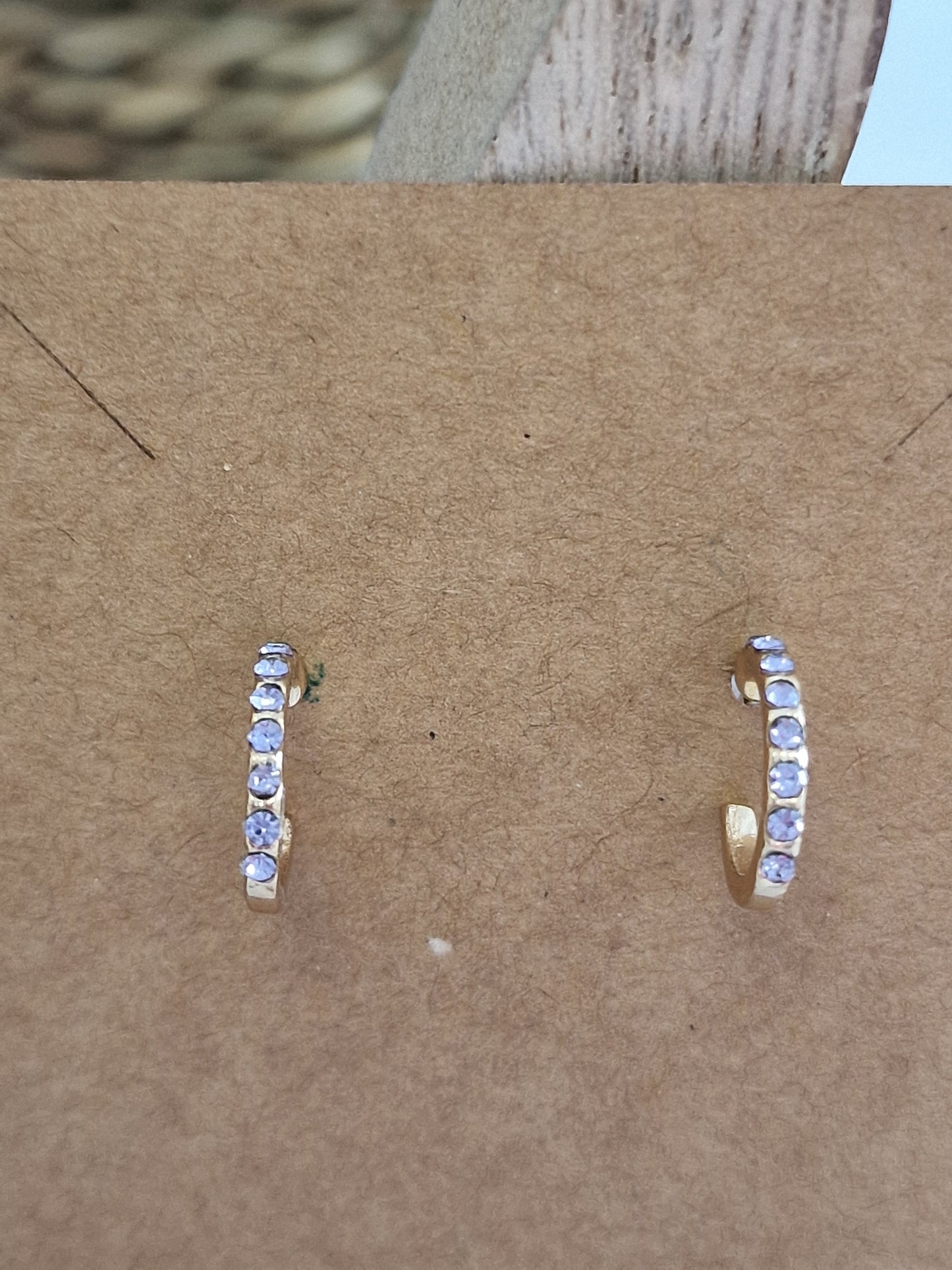 Notre Collection de Bijoux - Boucle d’Oreille Créole à Strass Violette