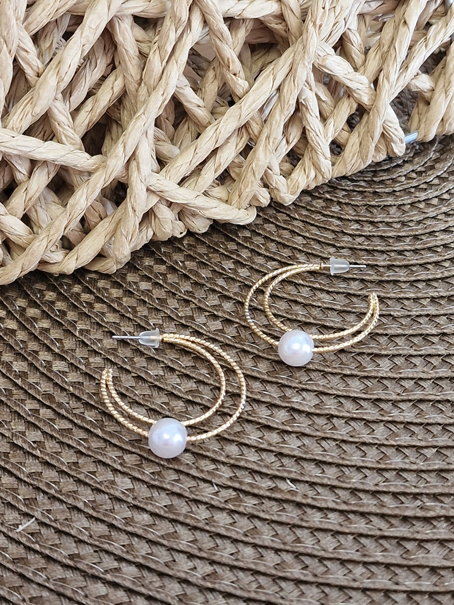 Notre Collection de Bijoux - Boucle d'Oreille Créole Perle Blanche