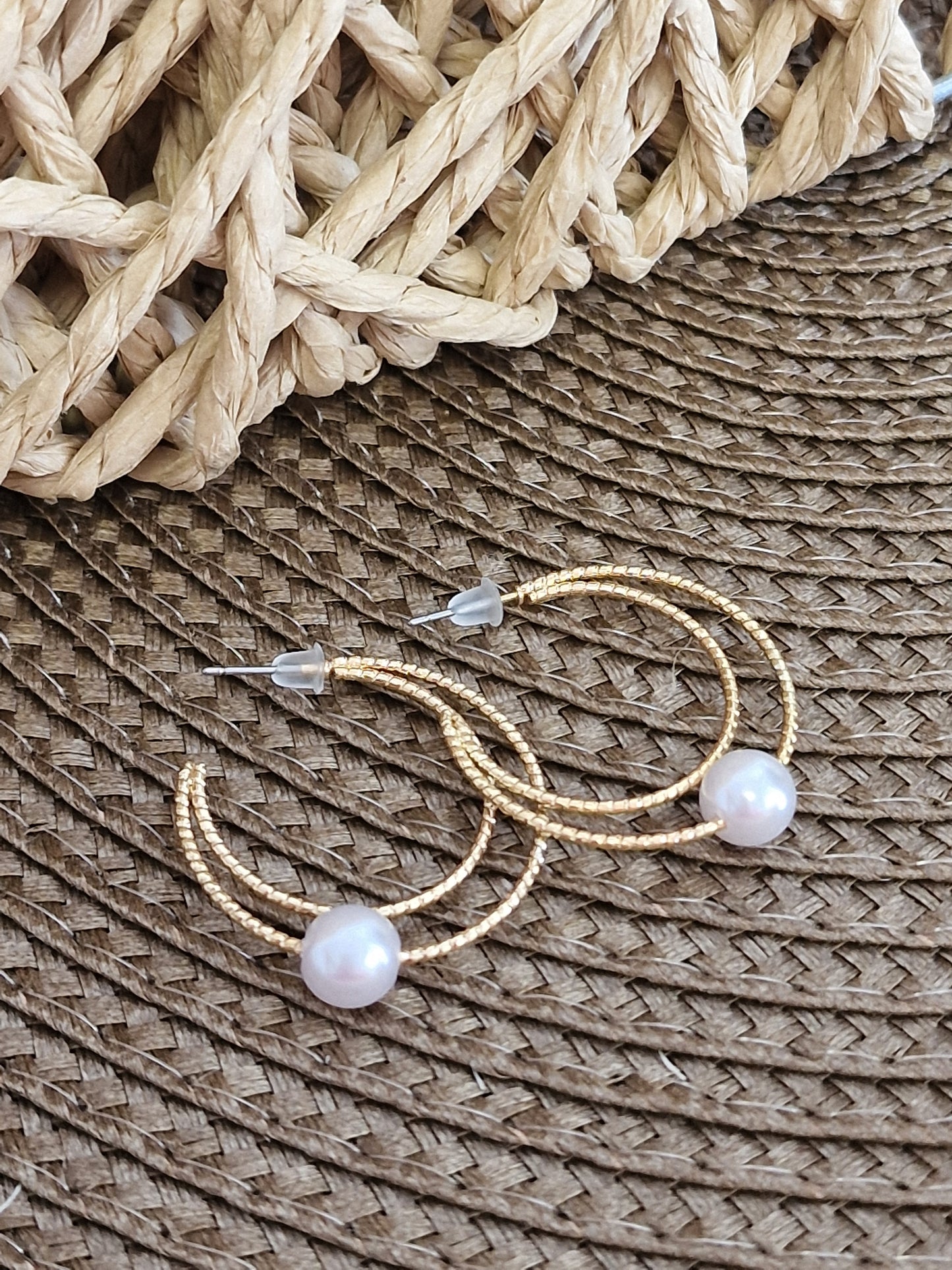 Notre Collection de Bijoux - Boucle d'Oreille Créole Perle Blanche