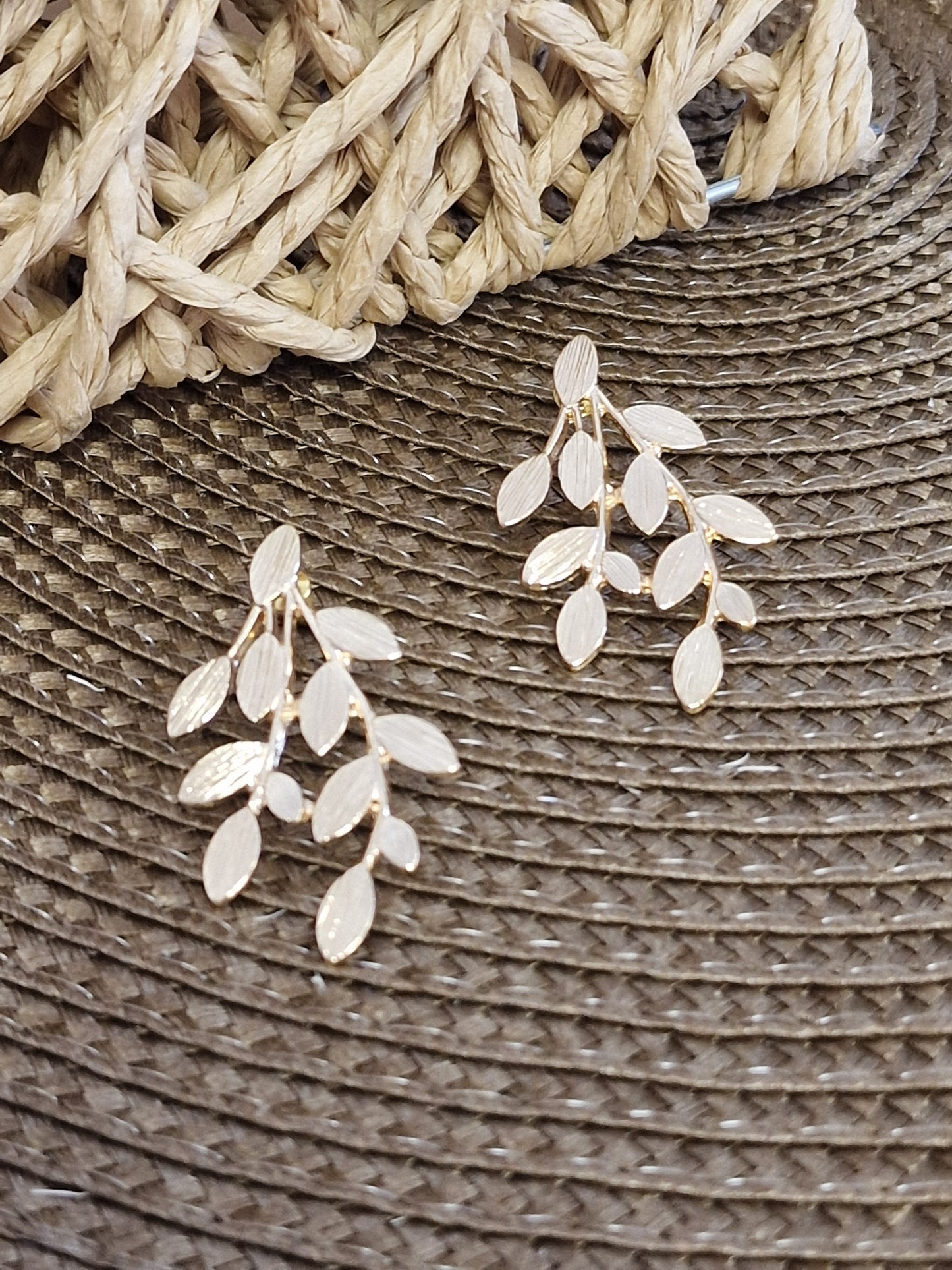 Notre Collection de Bijoux - Boucle d'Oreille Feuille Doré