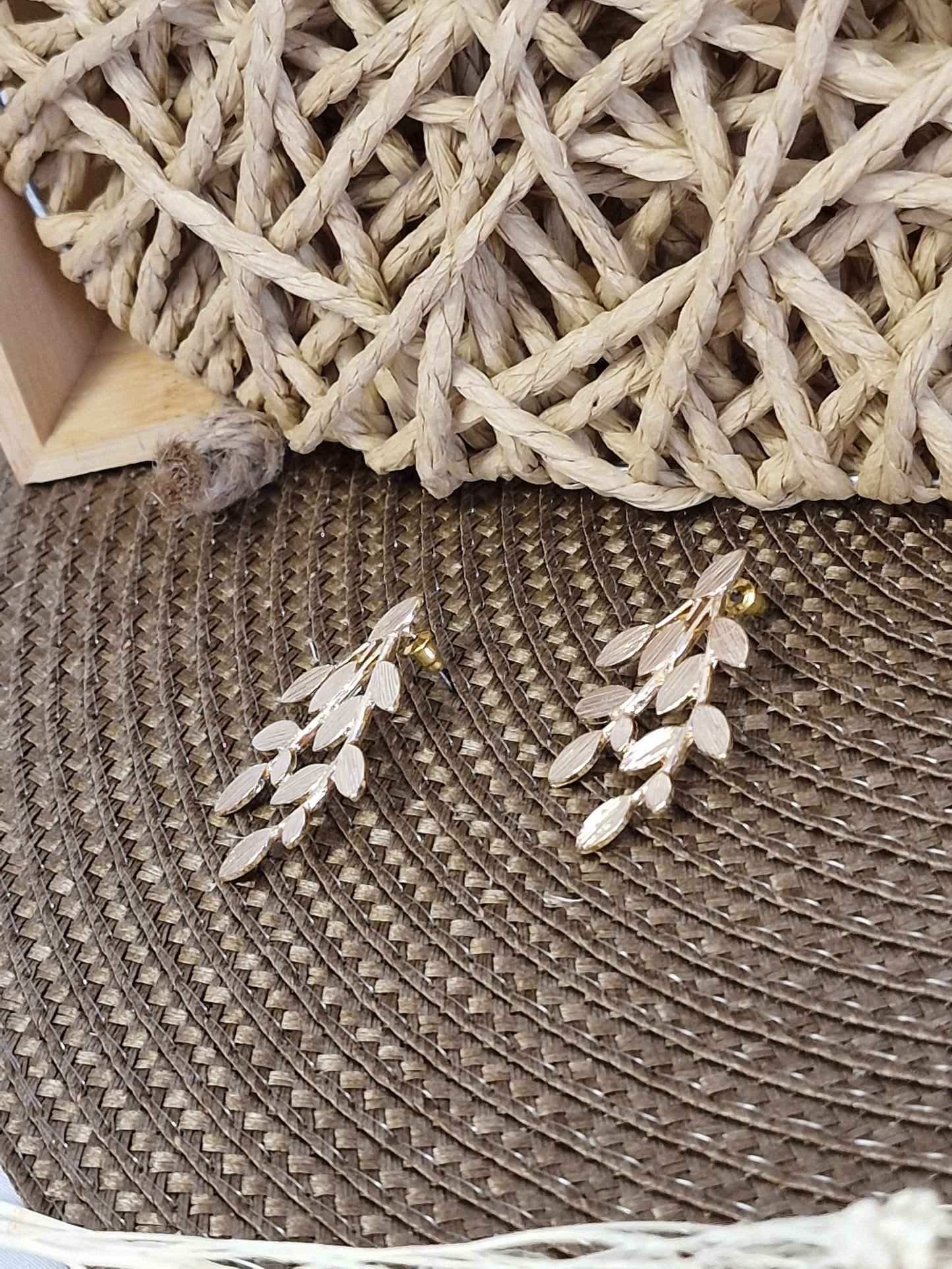 Notre Collection de Bijoux - Boucle d'Oreille Feuille Doré