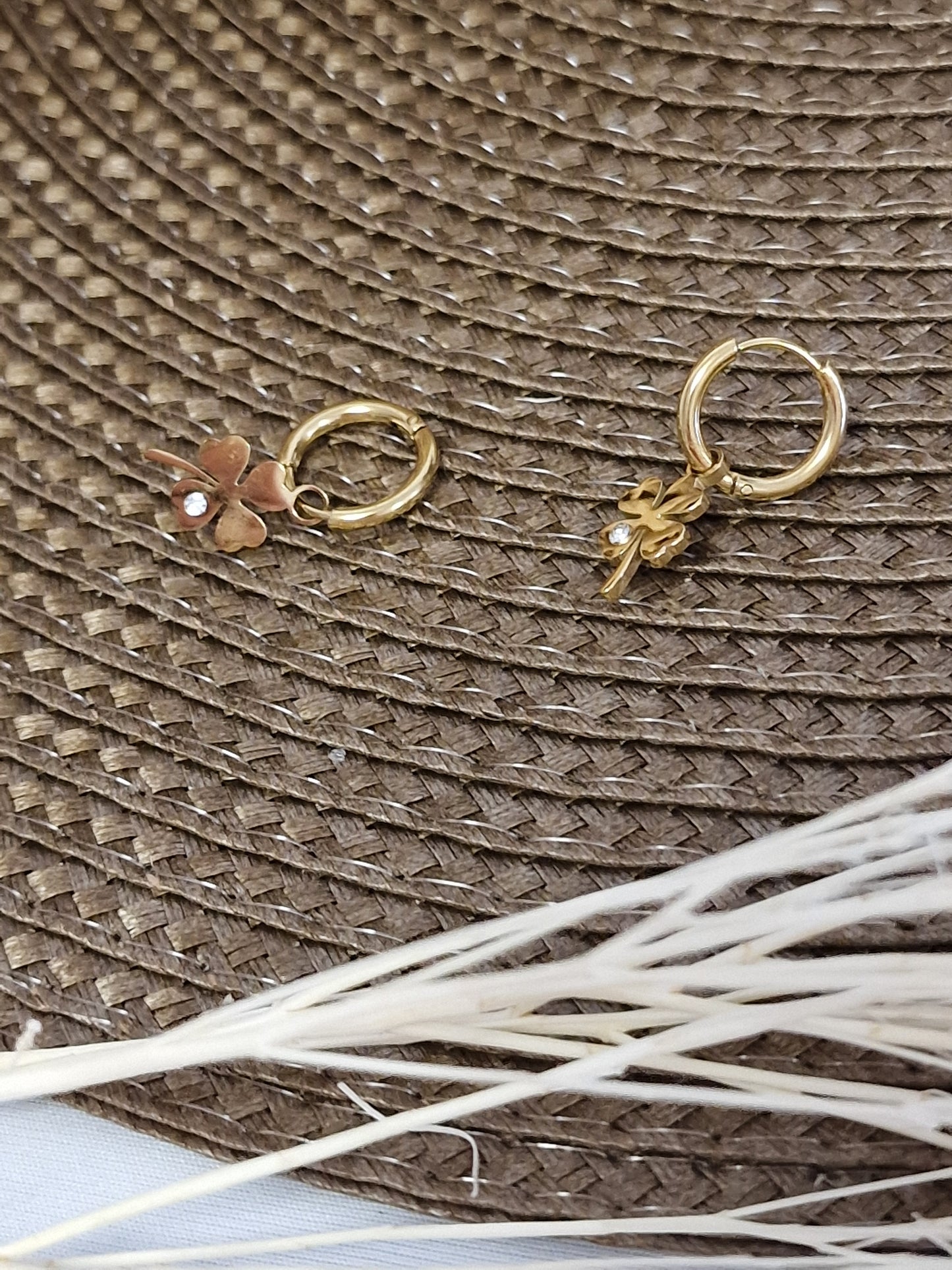 Notre Collection de Bijoux - Boucle d'Oreille Trèfle Doré