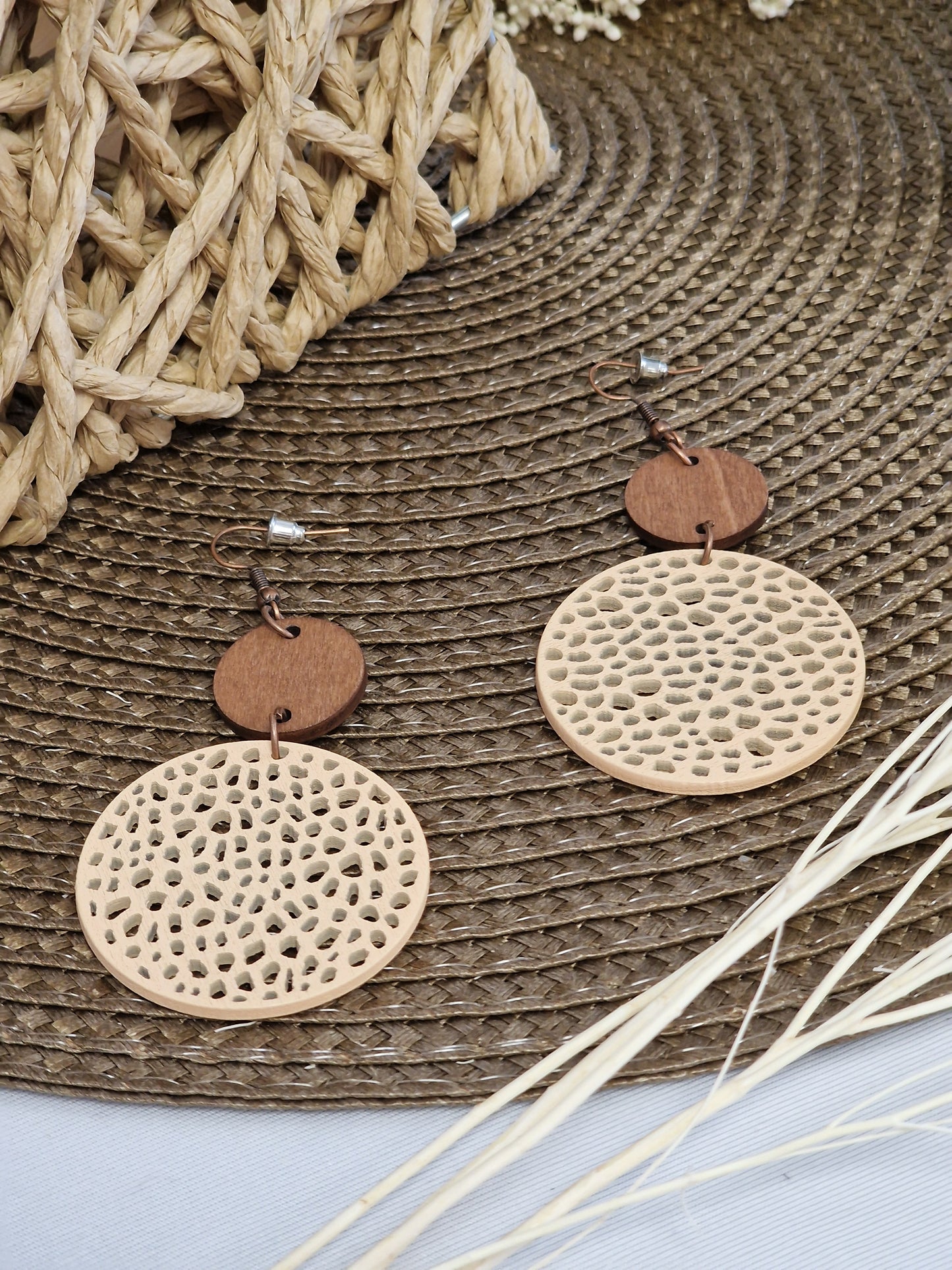 Notre Collection de Bijoux - Boucle d'Oreille Ajouré Beige