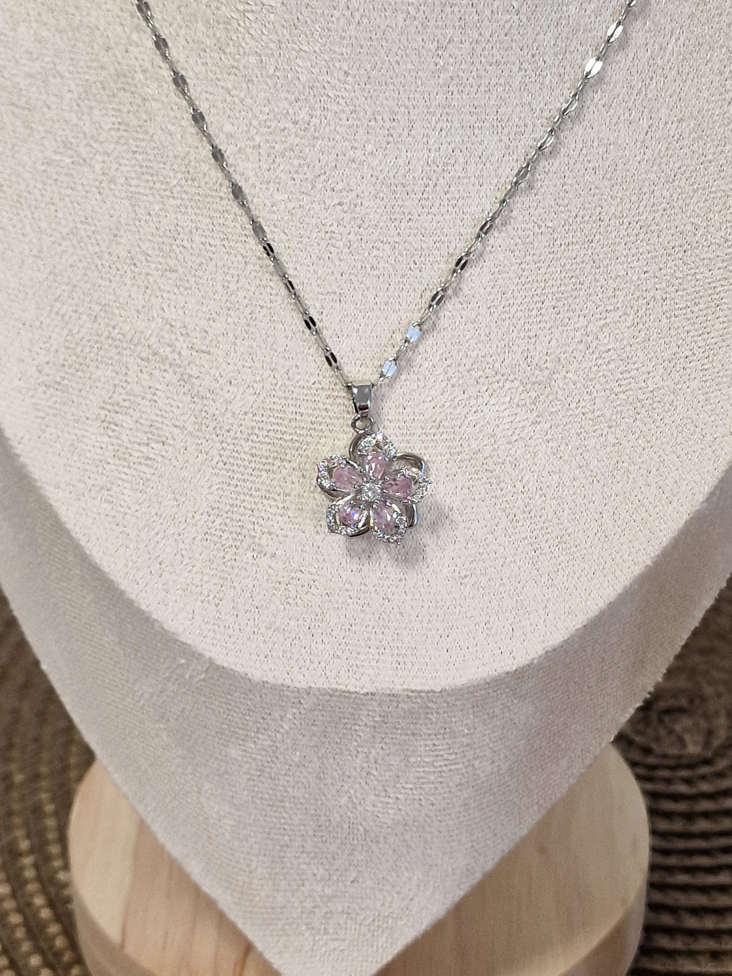 Notre Collection de Bijoux - Pendentif Fleur Rose