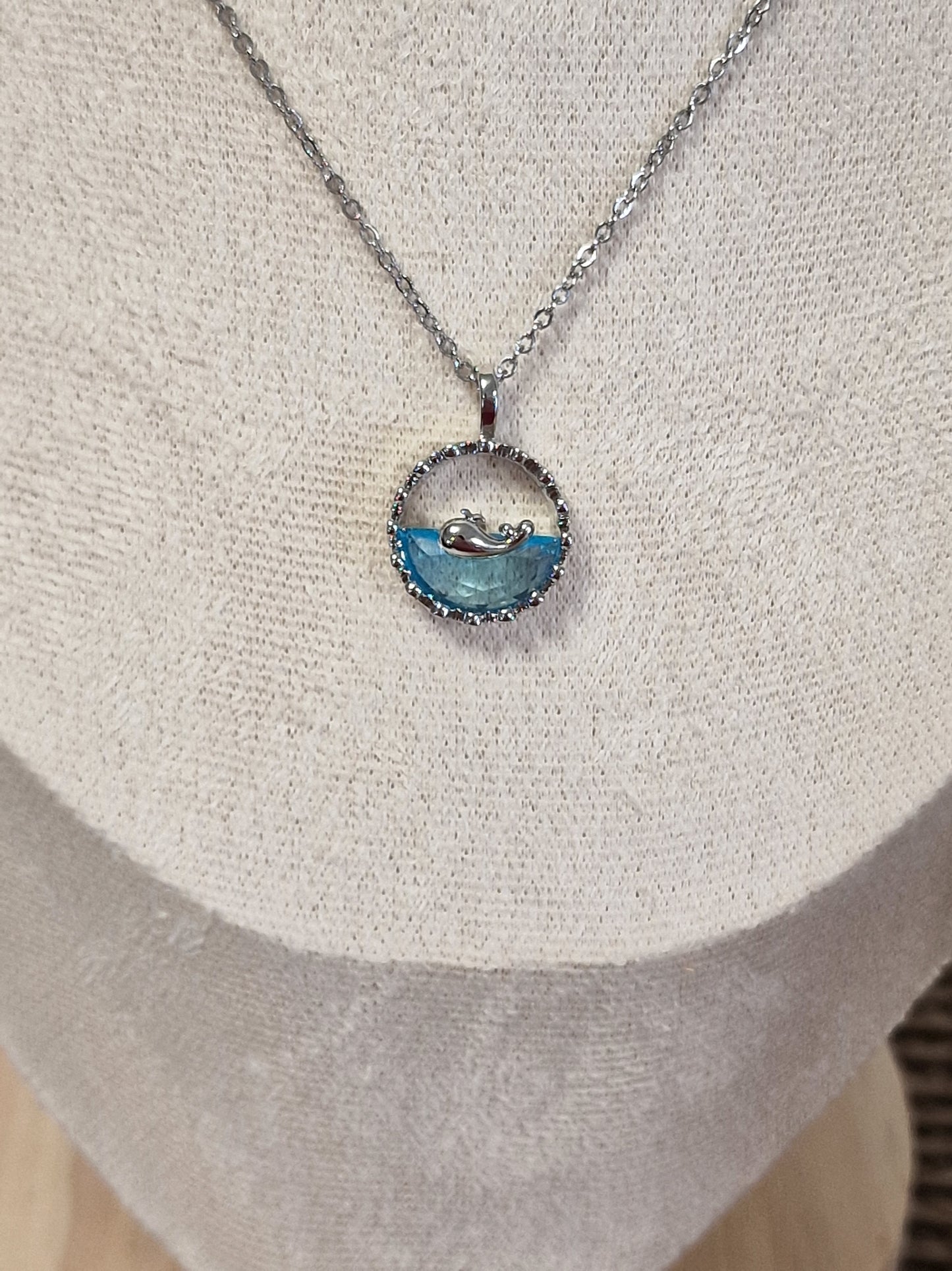 Notre Collection de Bijoux - Pendentif Dauphin Bleu