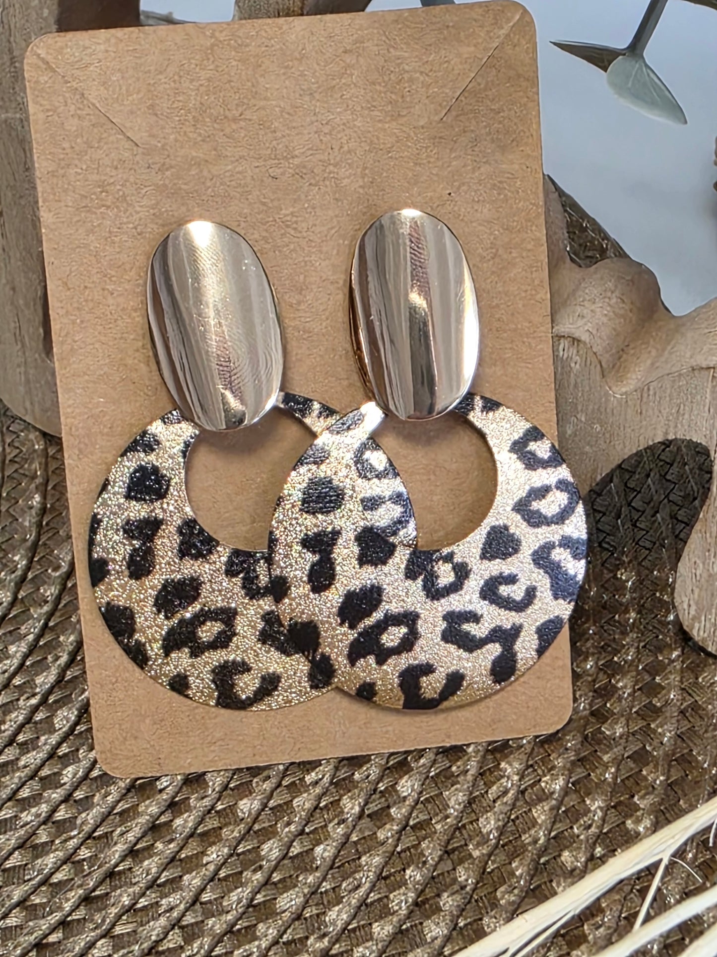 Notre Collection de Bijoux - Boucle d'Oreille Pendante Léopard