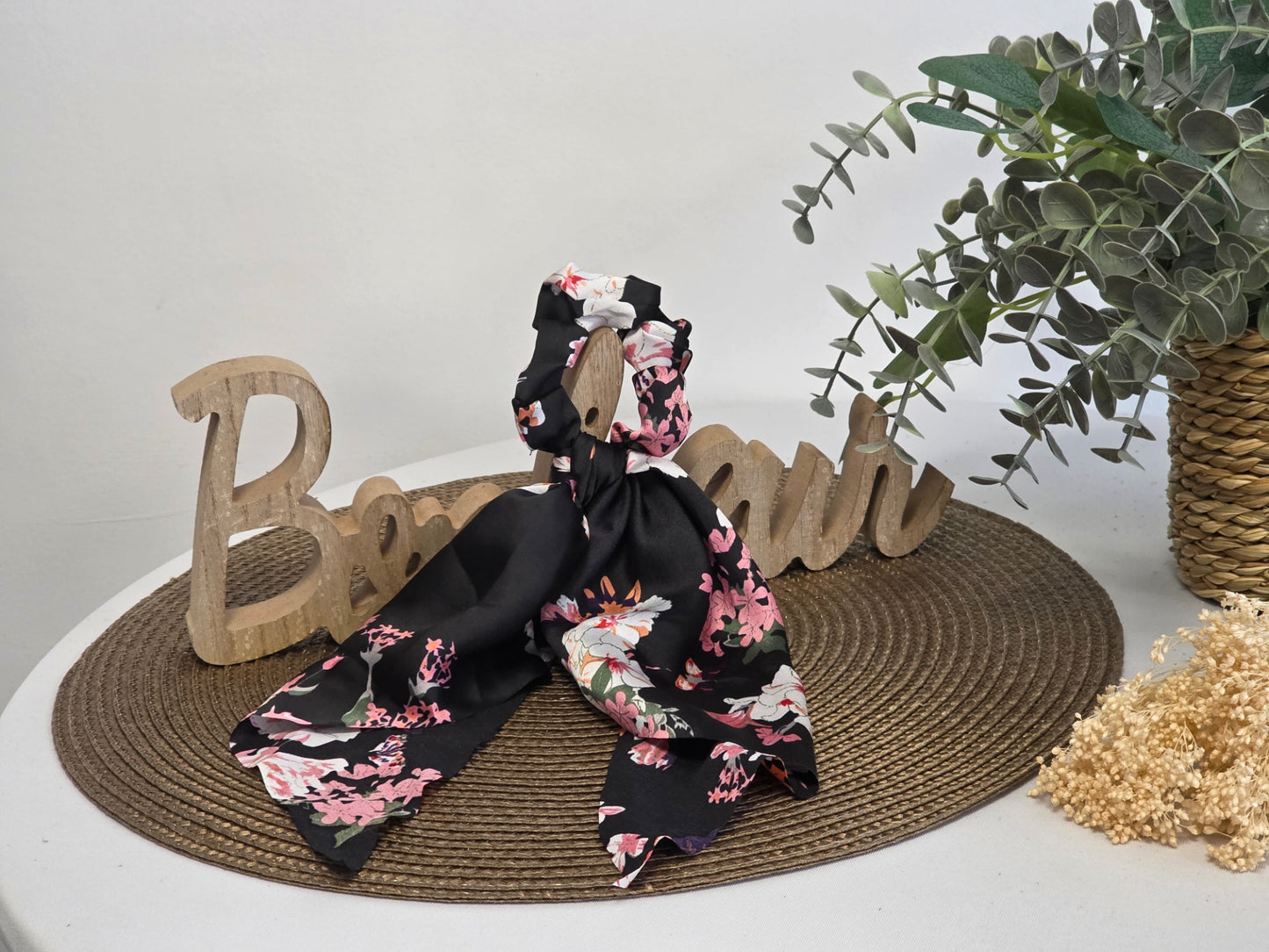 Le chouchou Foulard Noir fleurie Rose