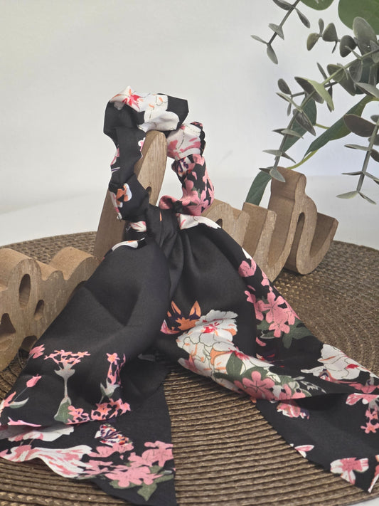 Le chouchou Foulard Noir fleurie Rose