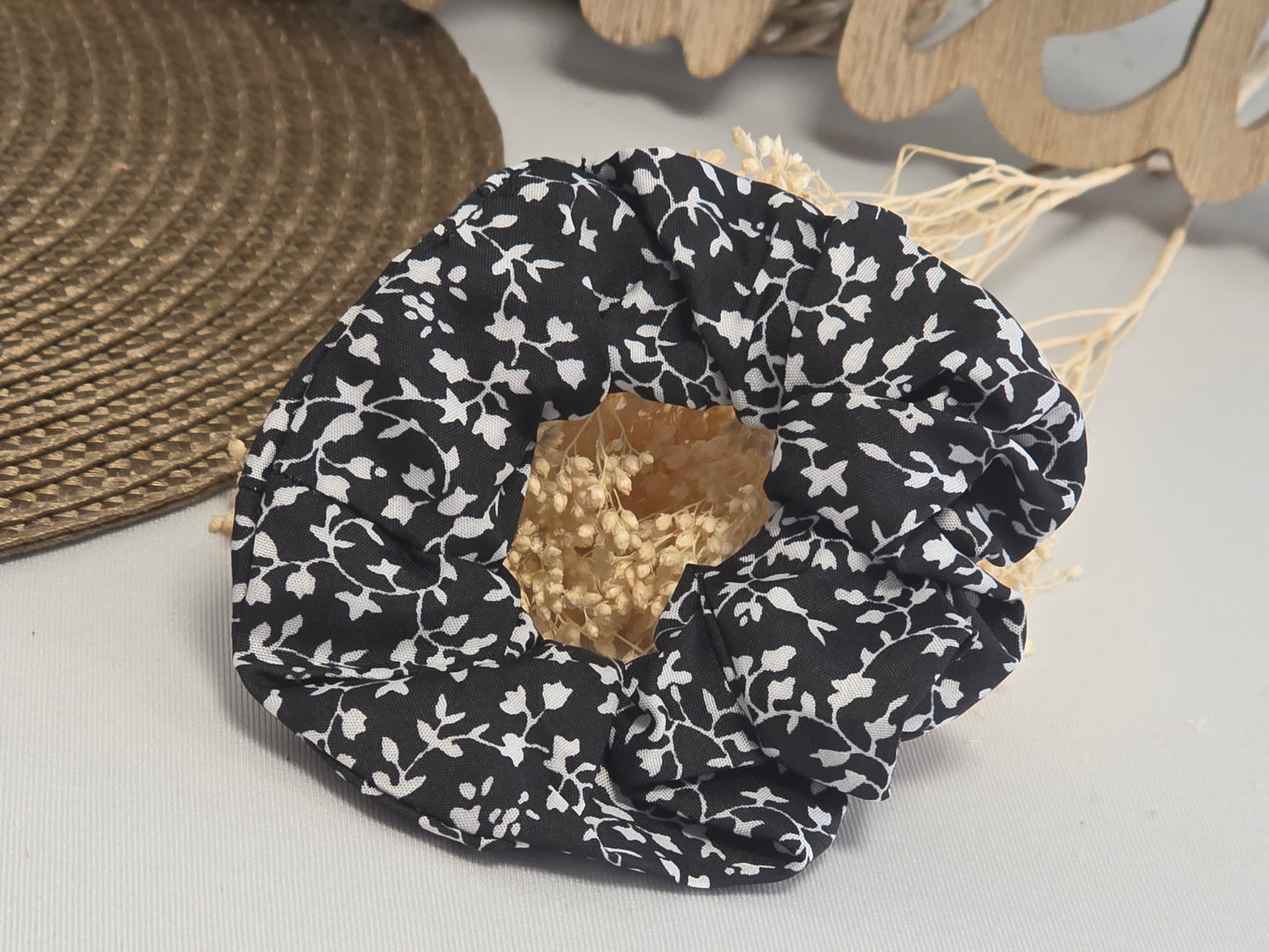 Chouchou Noir Feuille Blanche