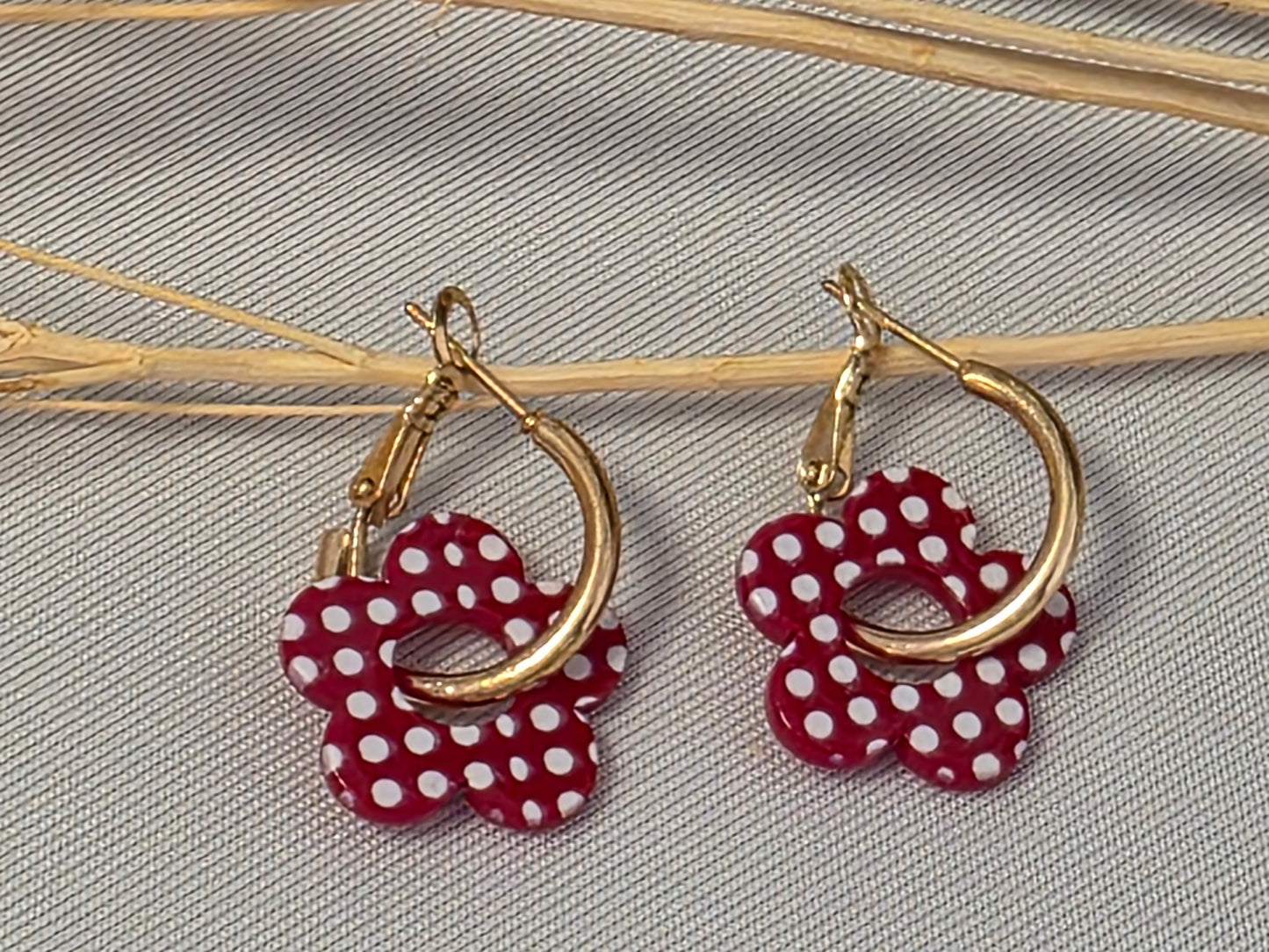 Notre Collection de Bijoux - Boucle d'Oreille Fleur Rouge et Blanc
