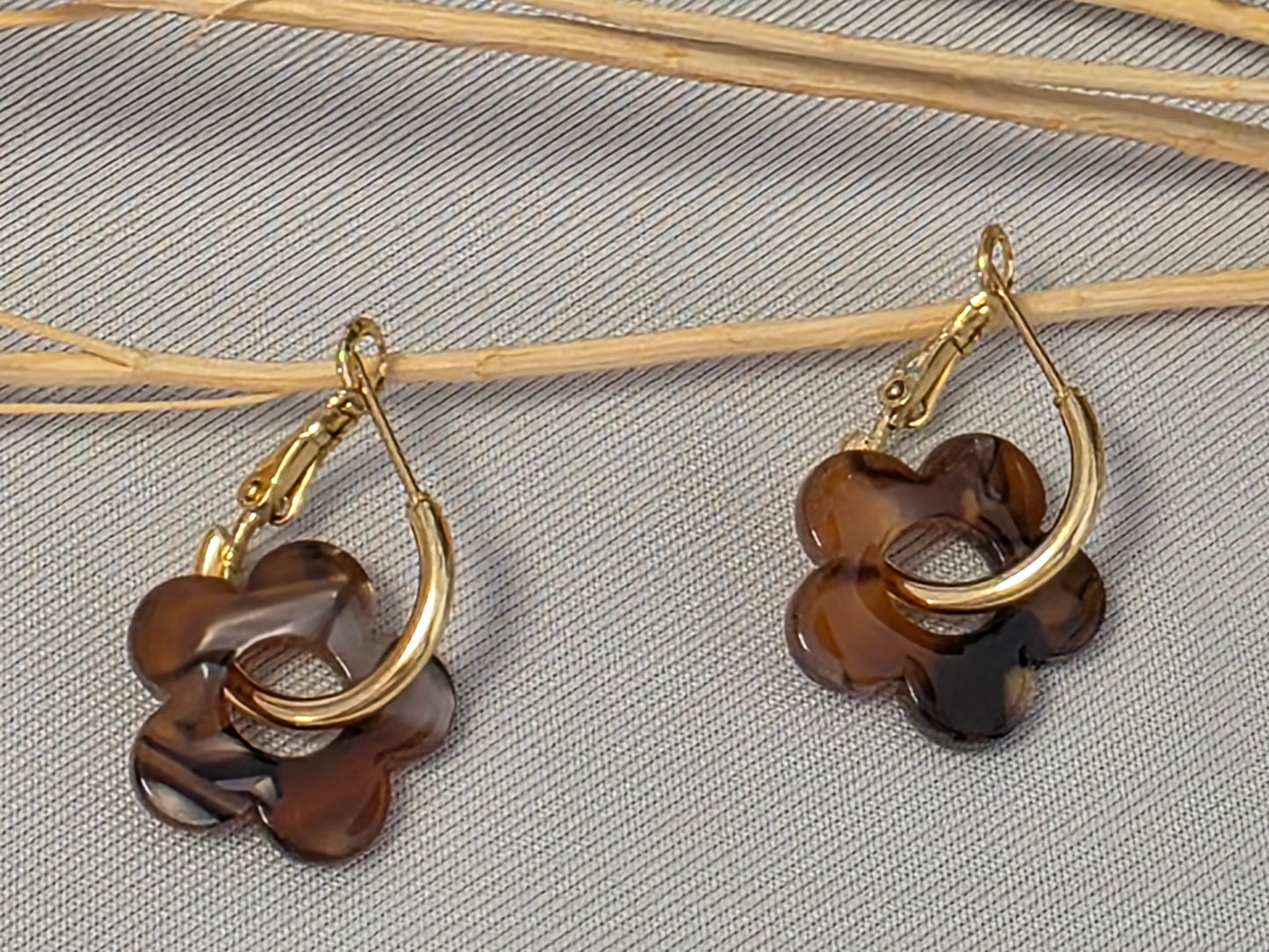 Notre Collection de Bijoux - Boucle d'Oreille Fleur Thon Maronné