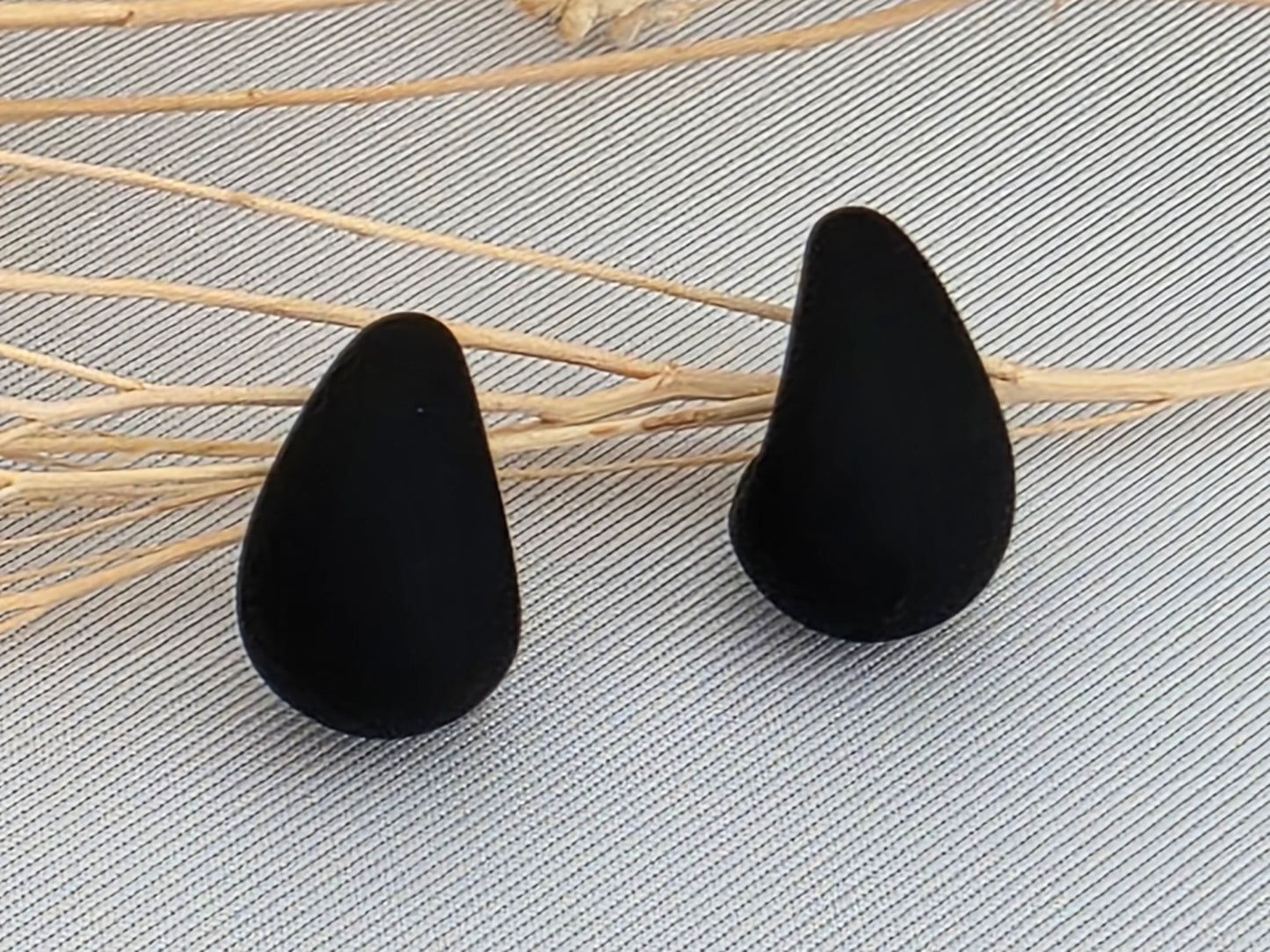Notre Collection de Bijoux - Boucle d'Oreille Goutte d'Eau Noir