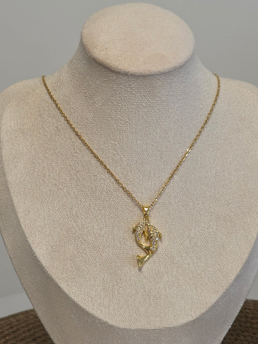 Notre Collection de Bijoux - Pendentif Double Dauphin Doré à Strass