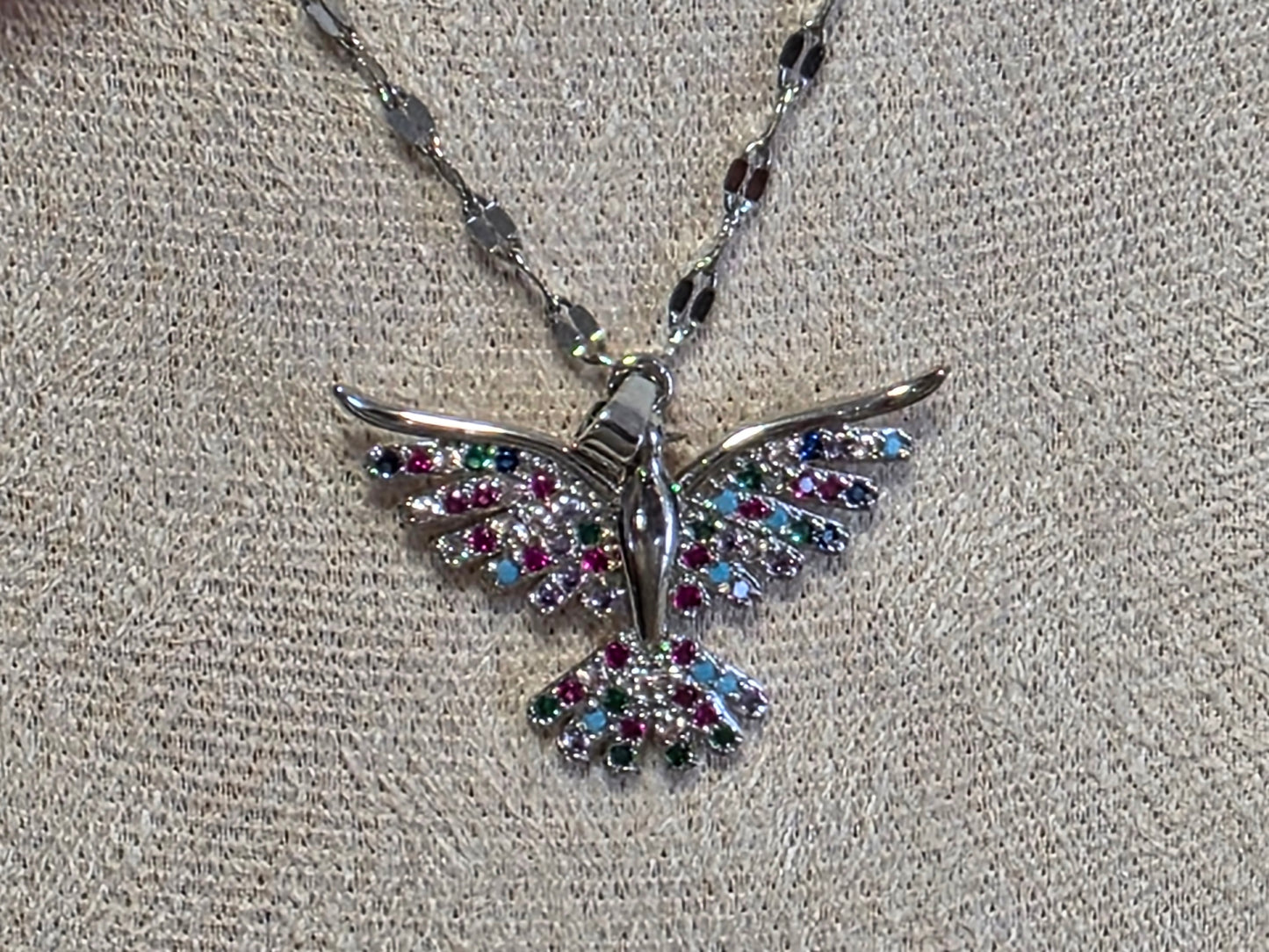 Notre Collection de Bijoux - Pendentif Aigle Argenté à Strass Coloré