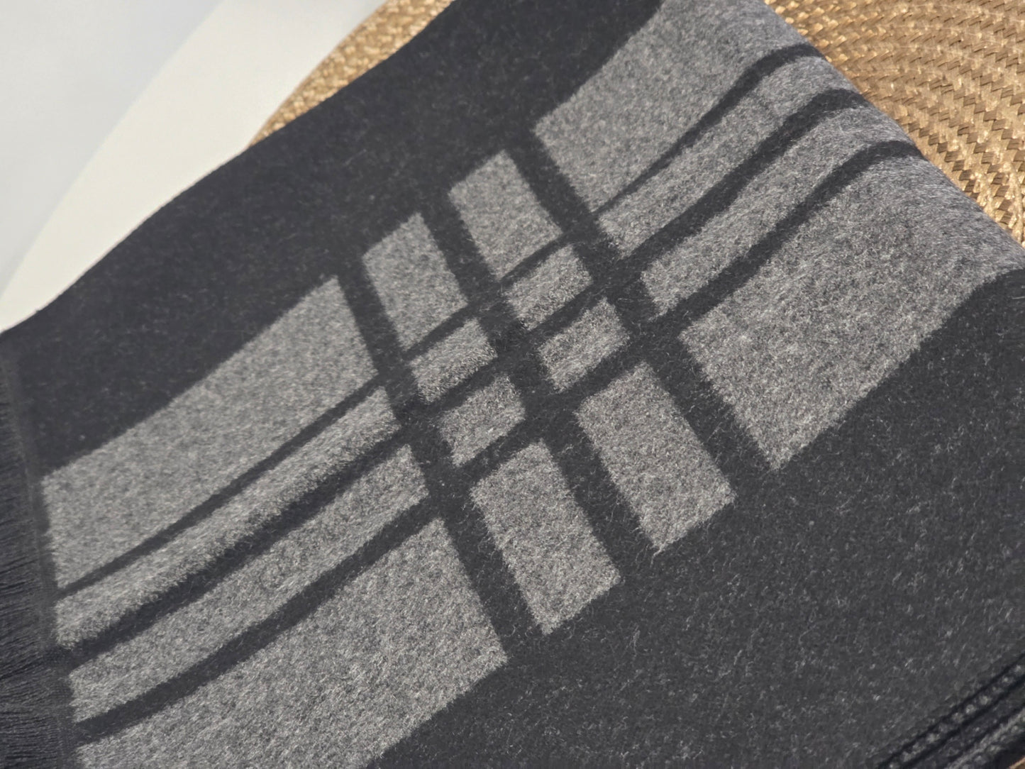 Nos Foulards Homme Tons Noir Grisonnant