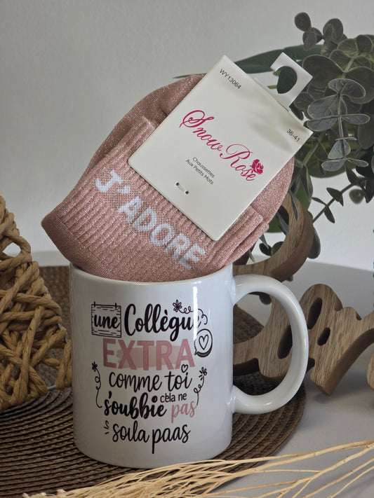 MUG UNE COLLEGUE EXTRA AVEC SA CHAUSSETTE PAILLETEE