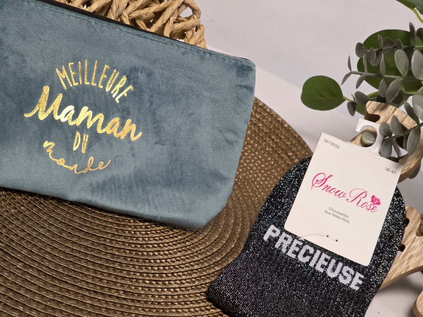 POCHETTE " MEILLEUR MAMAN DU MONDE " AVEC SA CHAUSSETTE PAILLETEE NOIR