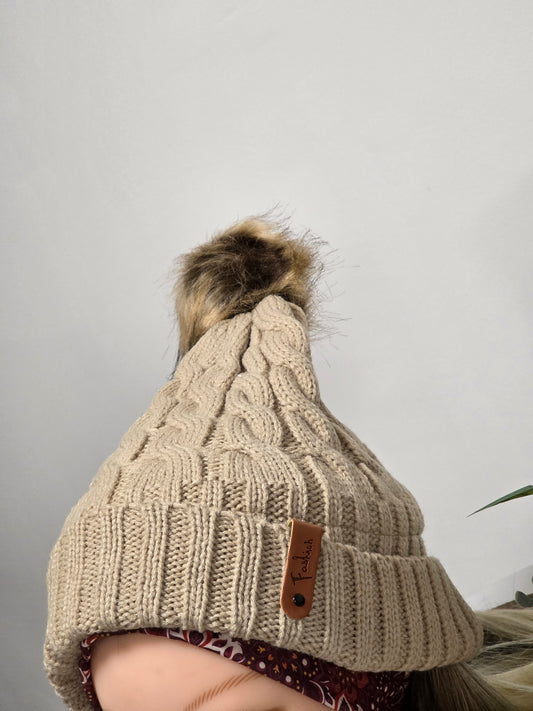 Nos Bonnets Torsadé Beige à Pompon