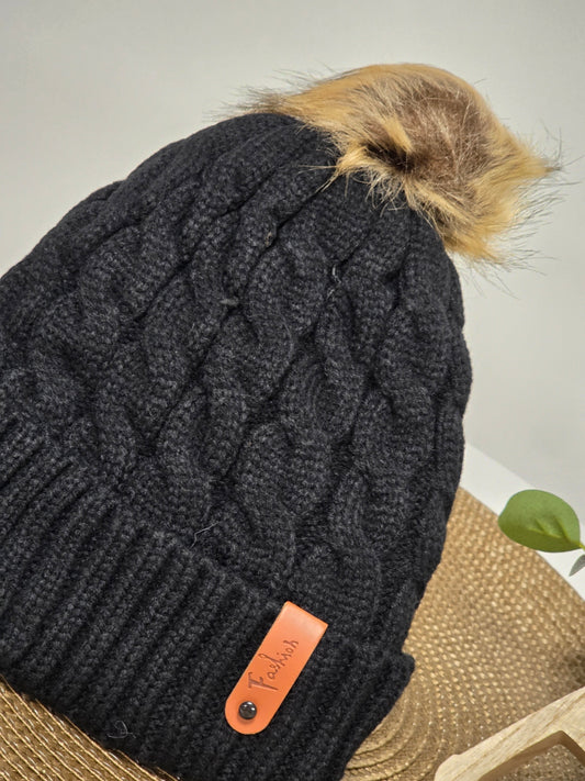 Nos Bonnets Torsadé Noir à Pompon