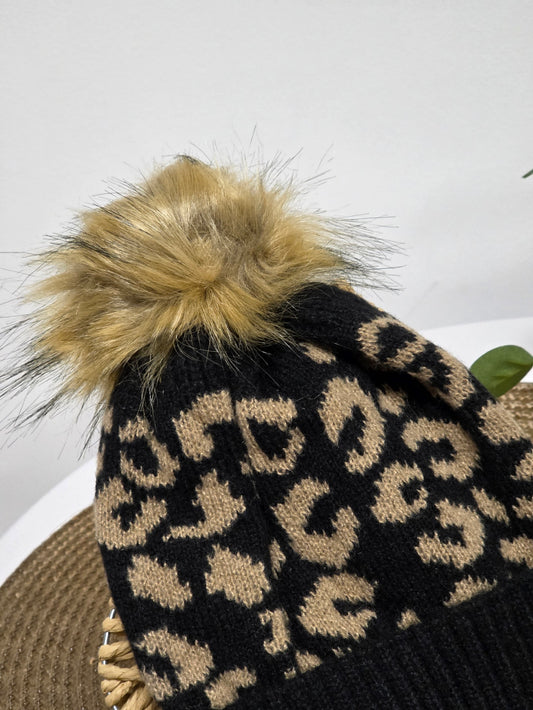 Nos Bonnets Imprimé Léopard Noir à Pompon