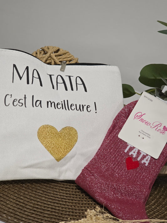 POCHETTE " MA TATA C'EST LA MEILLEURE " AVEC SA CHAUSSETTE PAILLETEE FUCHSIA