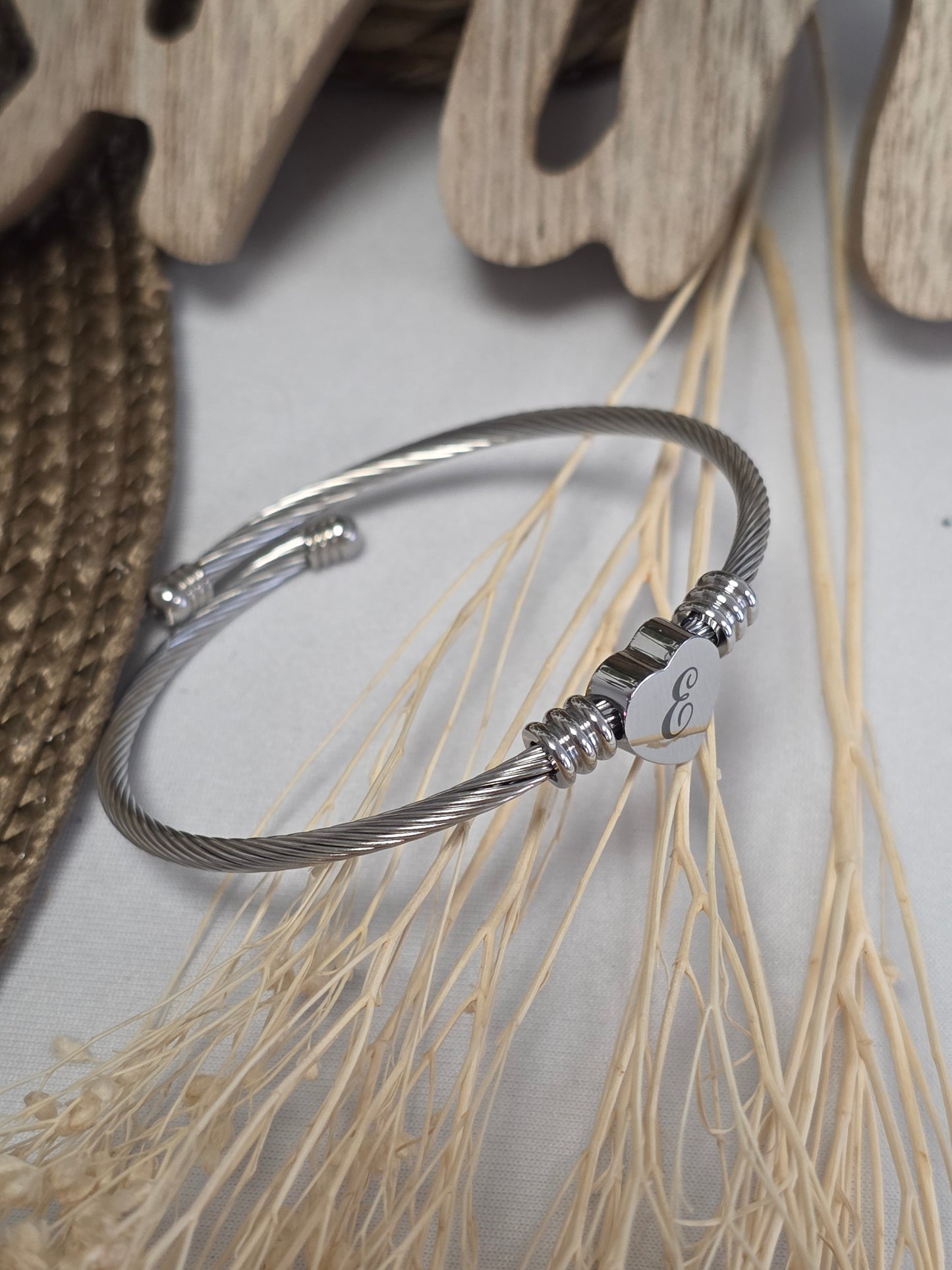 LES BRACELETS LETTRE " E " Argenté