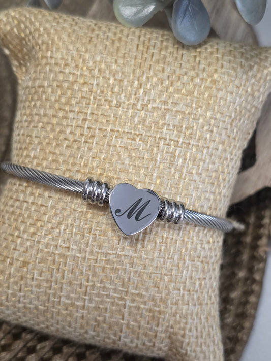 LES BRACELETS LETTRE " M " Argenté