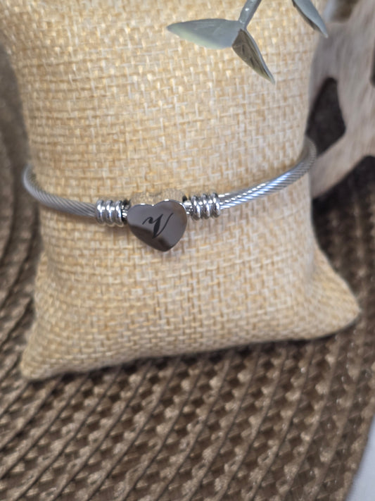 LES BRACELETS LETTRE " V " Argenté