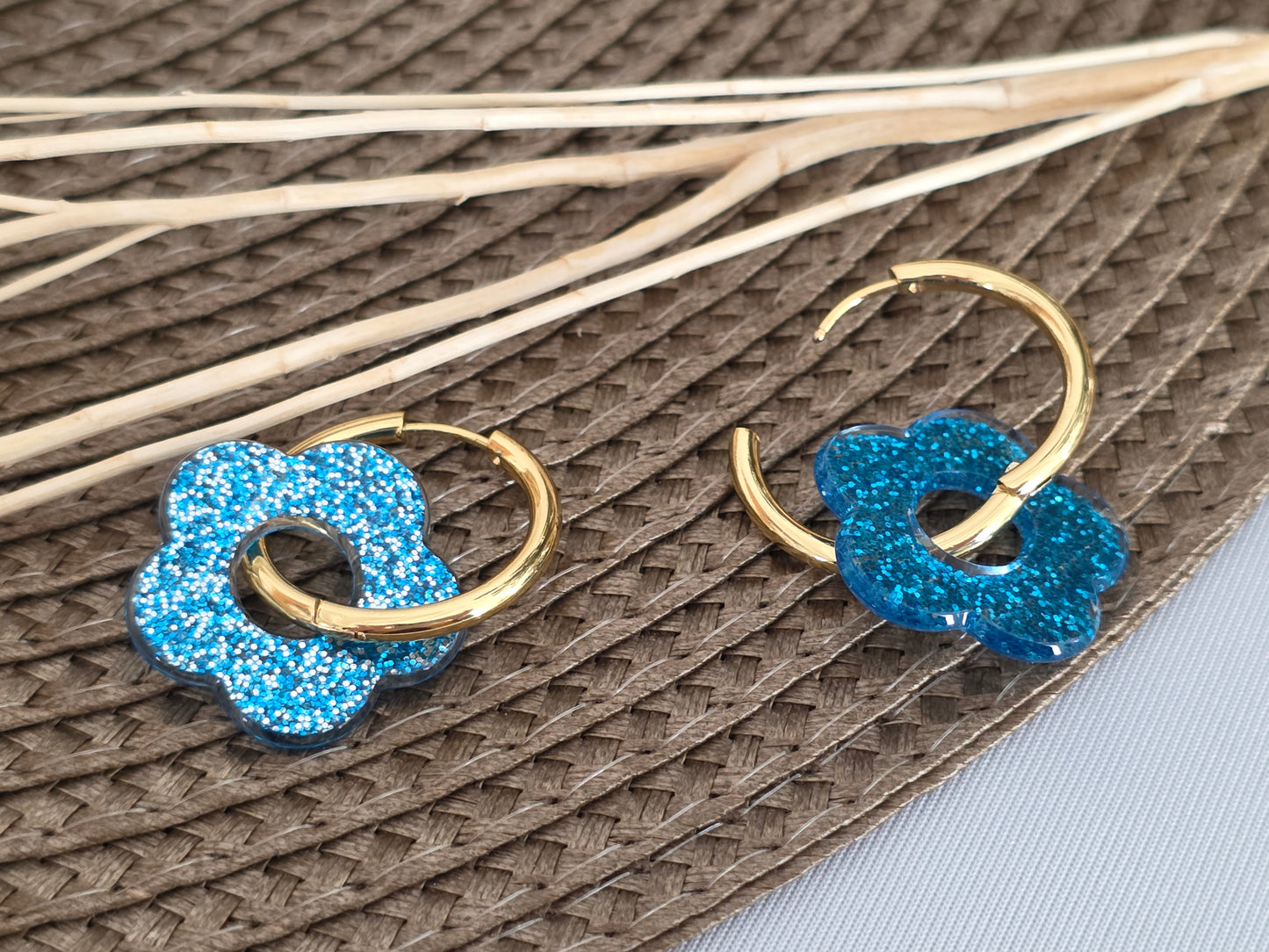 Notre Collection de Bijoux - Boucle d'Oreille Anneau Fleur Bleue