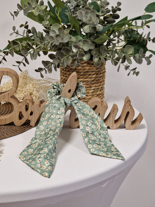 Les Accessoires à Cheveux - Chouchou Foulard Bohème Vert Fleur Blanche
