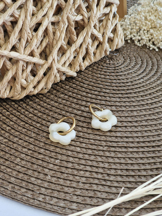 Notre Collection de Bijoux - Boucle d’Oreille Pendante Fleur Ivoire