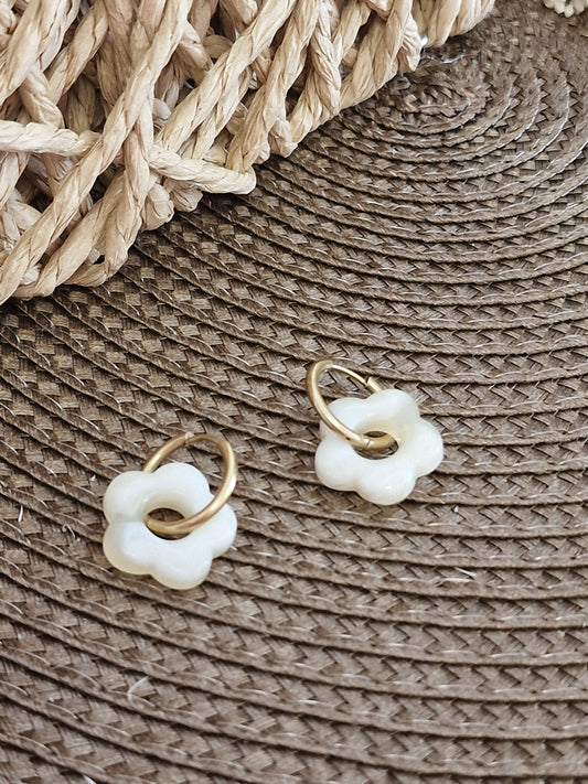 Notre Collection de Bijoux - Boucle d’Oreille Pendante Fleur Ivoire