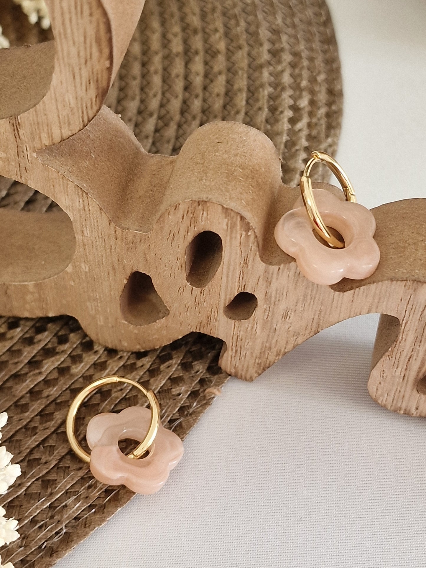 Notre Collection de Bijoux - Boucle d’Oreille Pendante Fleur Vieux Rose