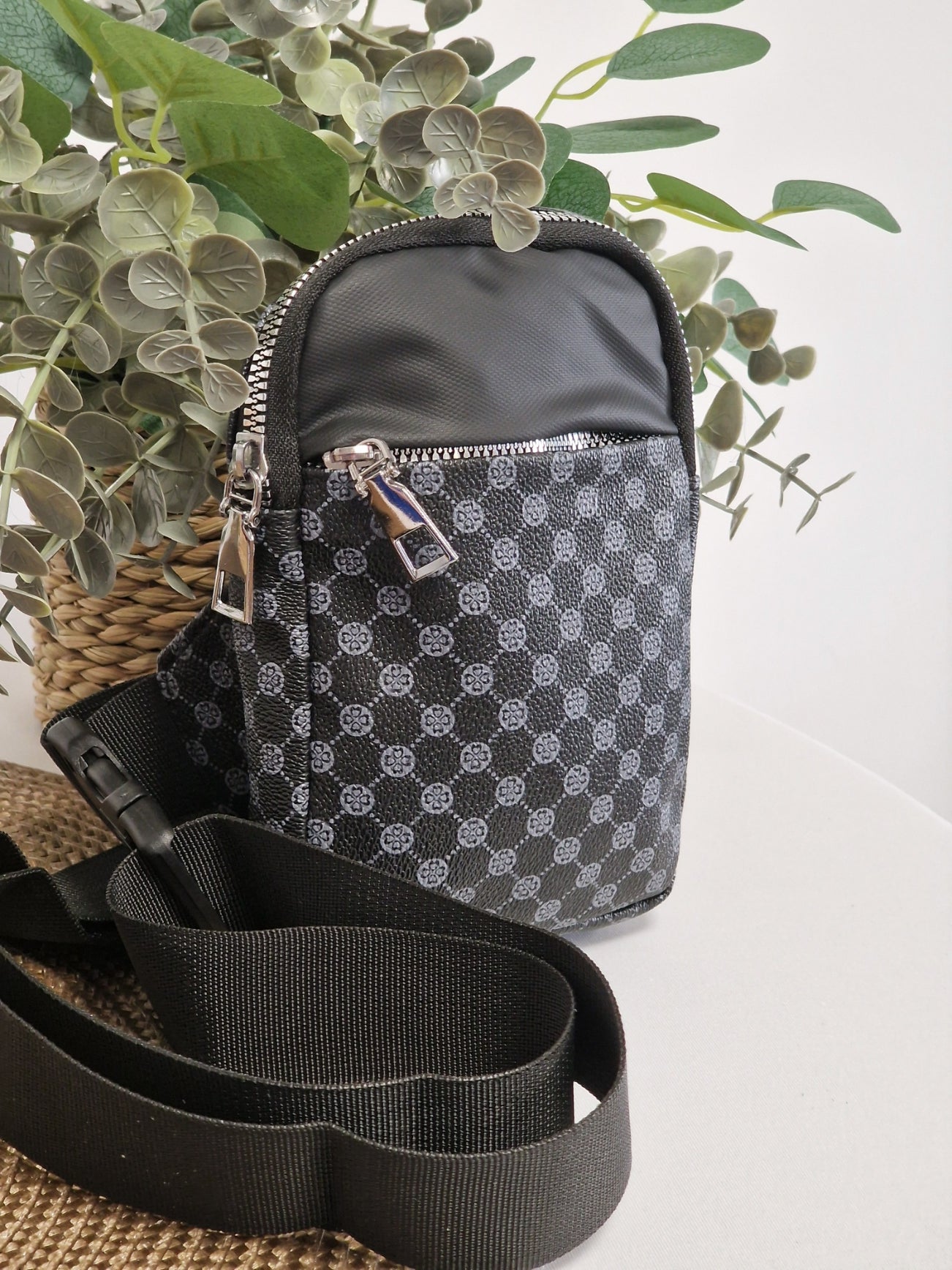 Pochette Zippé à Motif Noir