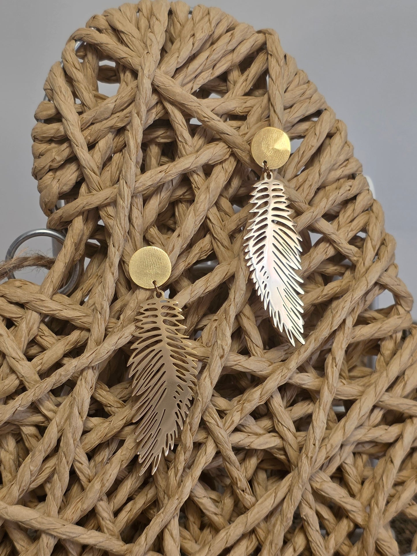 Notre Collection de Bijoux  - Boucle d'Oreille Pendante Feuille Doré