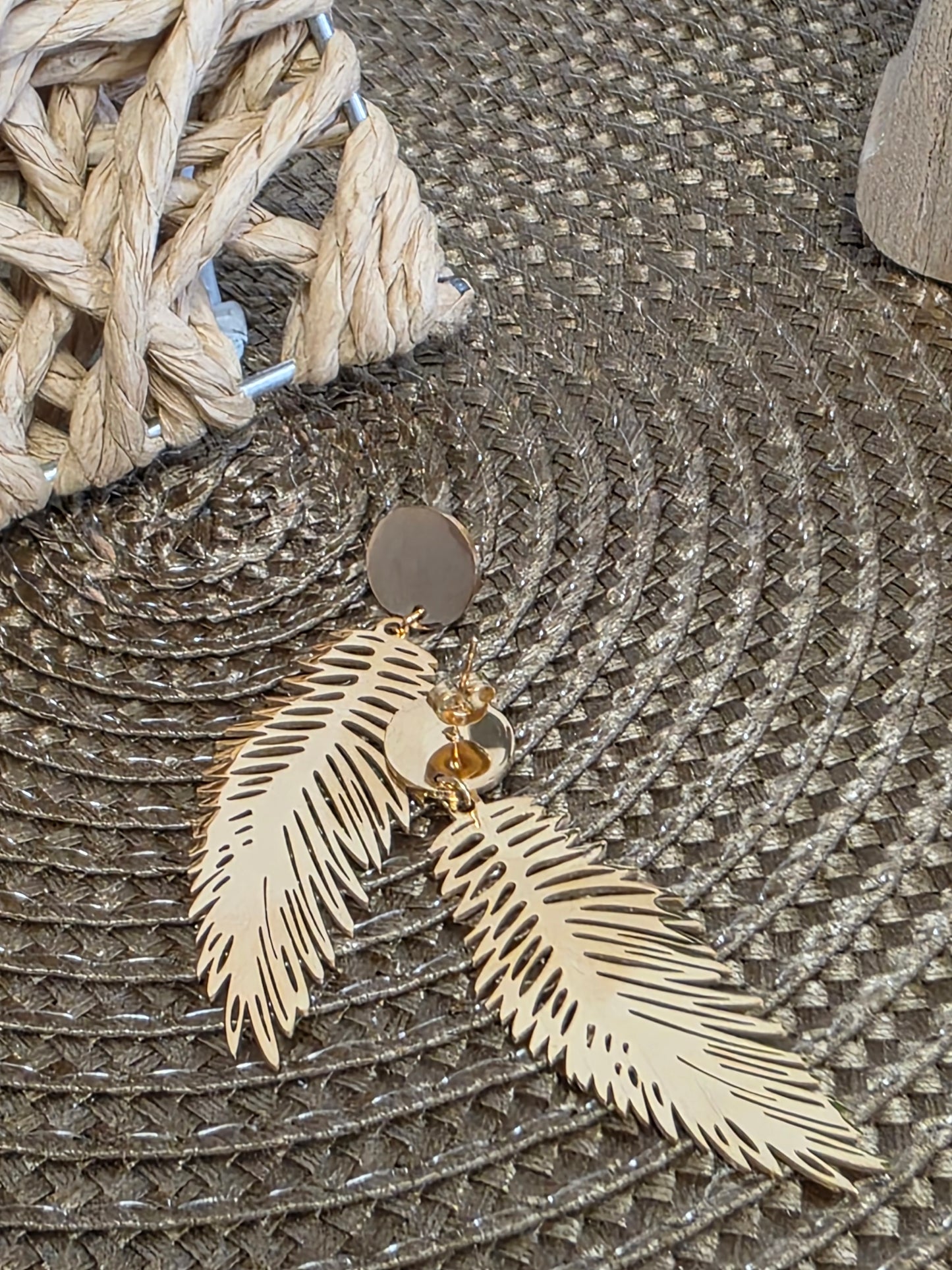 Notre Collection de Bijoux  - Boucle d'Oreille Pendante Feuille Doré