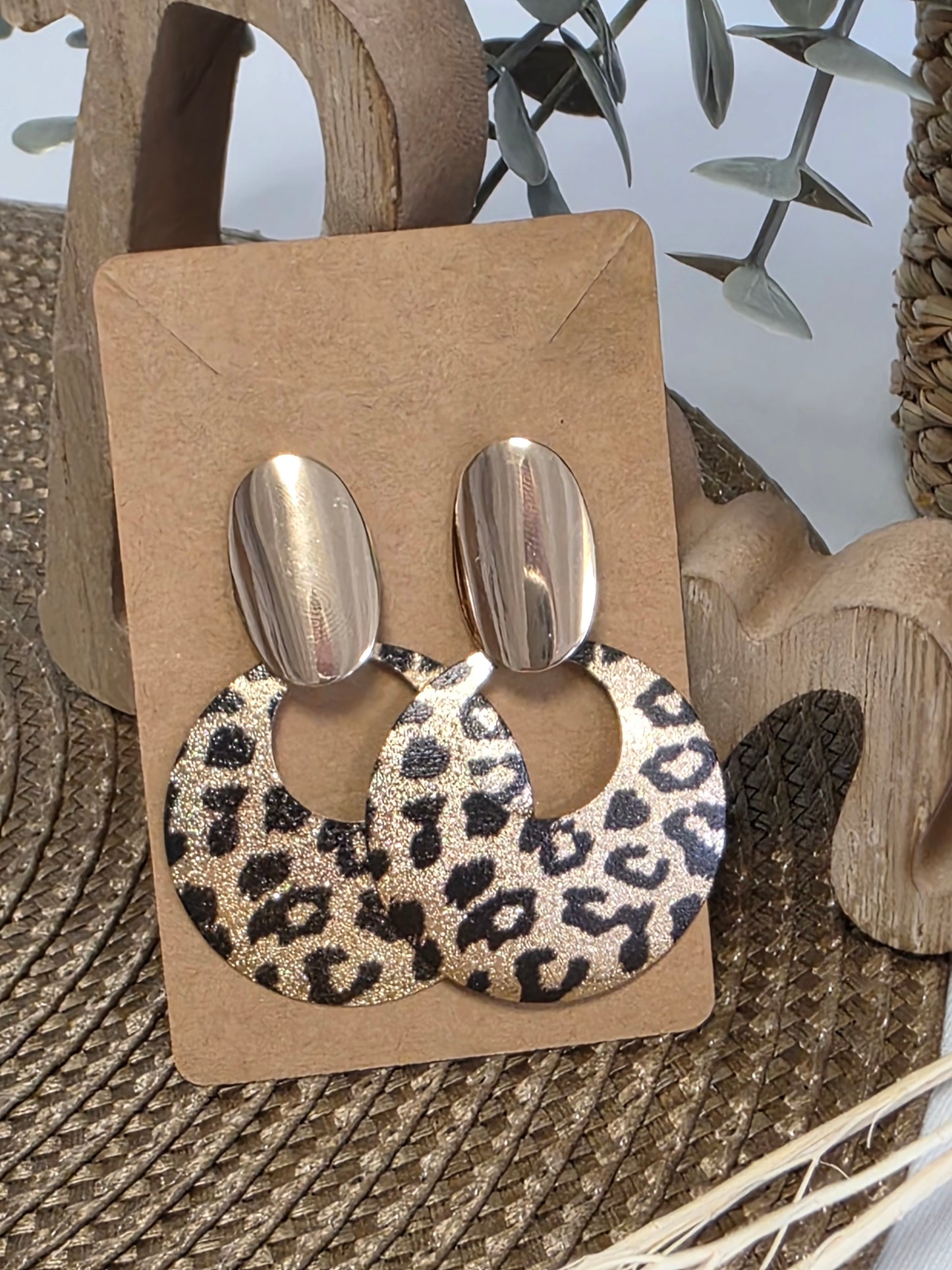 Notre Collection de Bijoux - Boucle d'Oreille Pendante Léopard