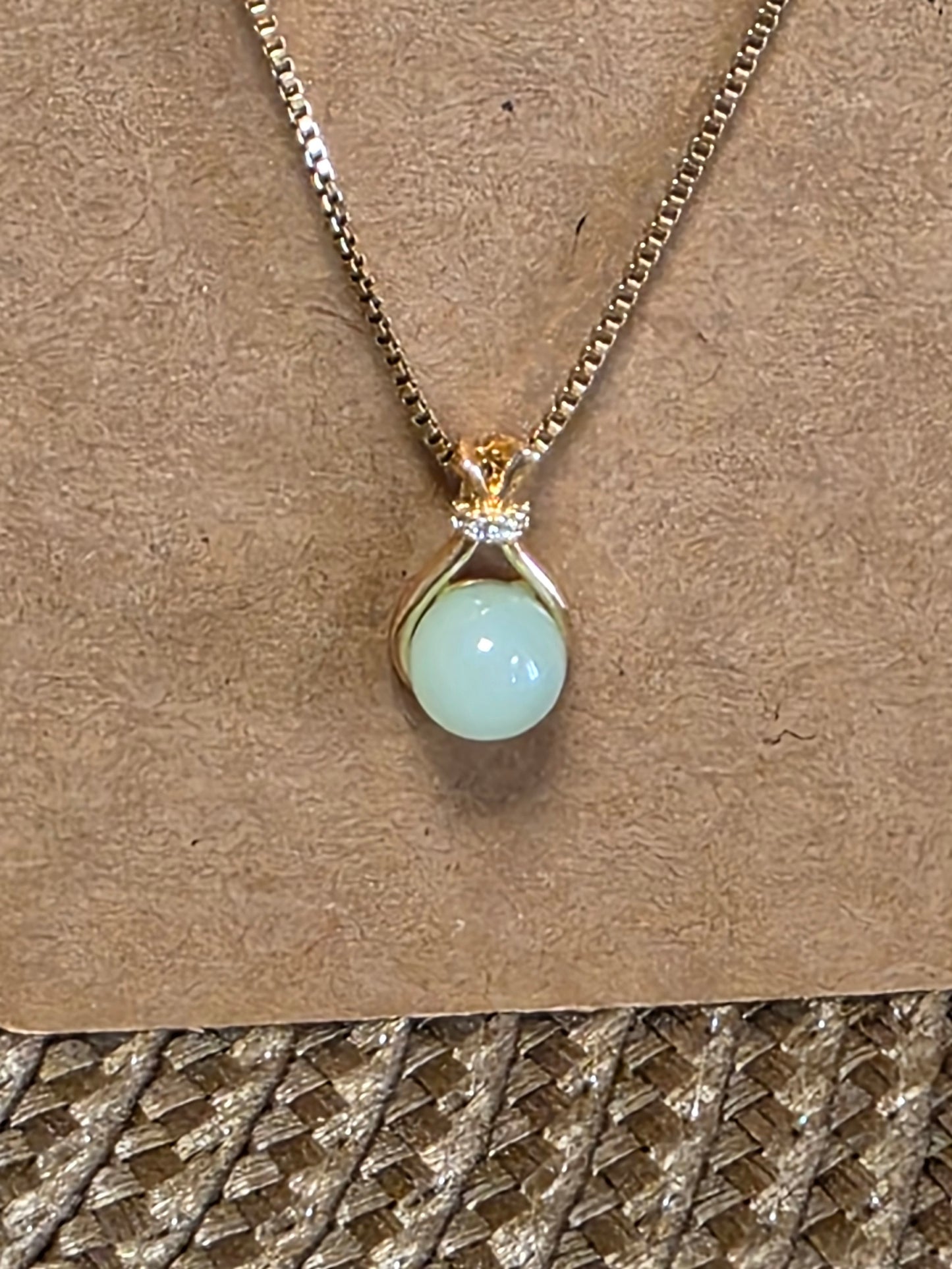 Notre Collection de Bijoux - Pendentif Boule Verte et Doré