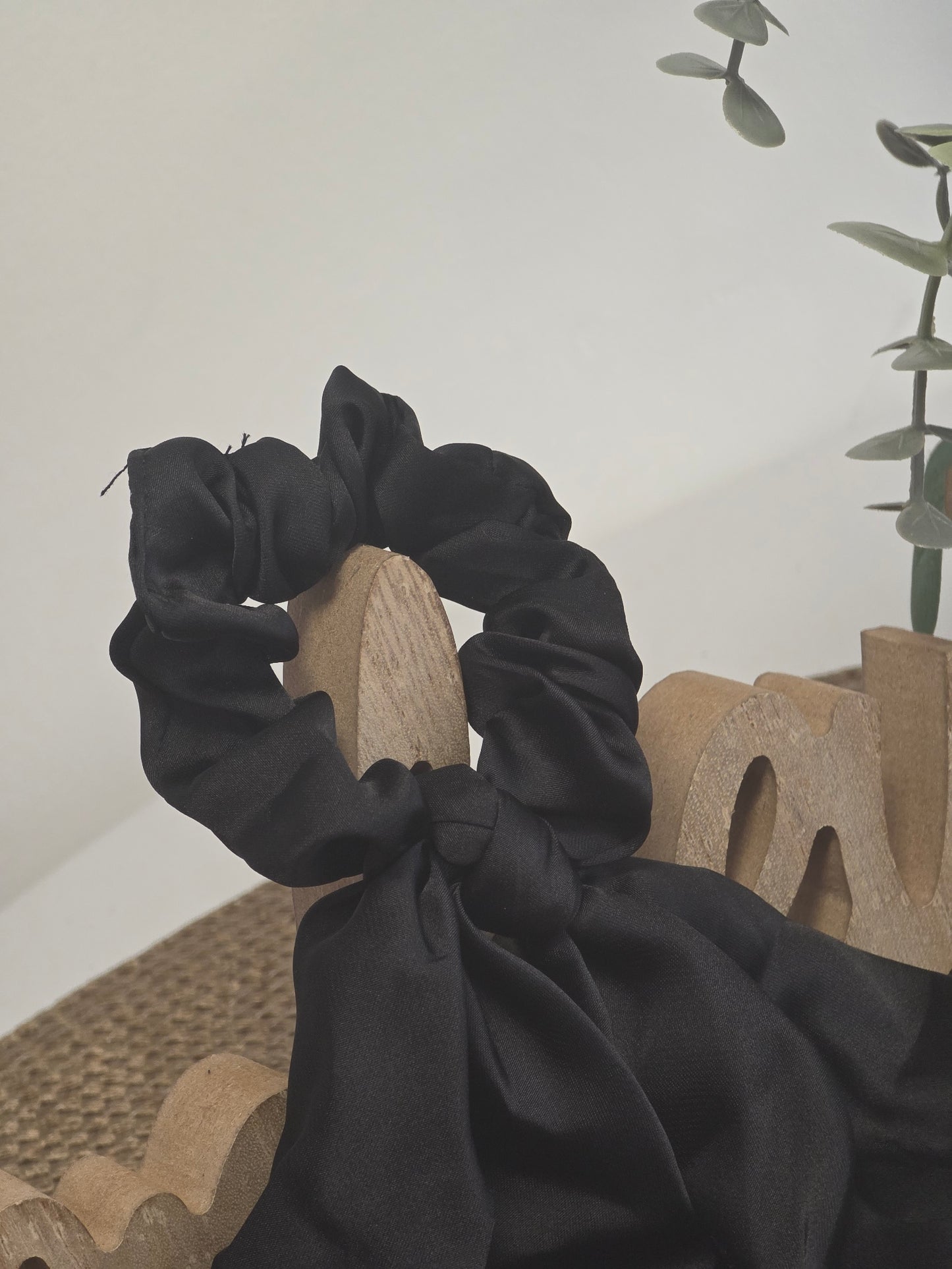 Le Chouchou Foulard Satiné Noir