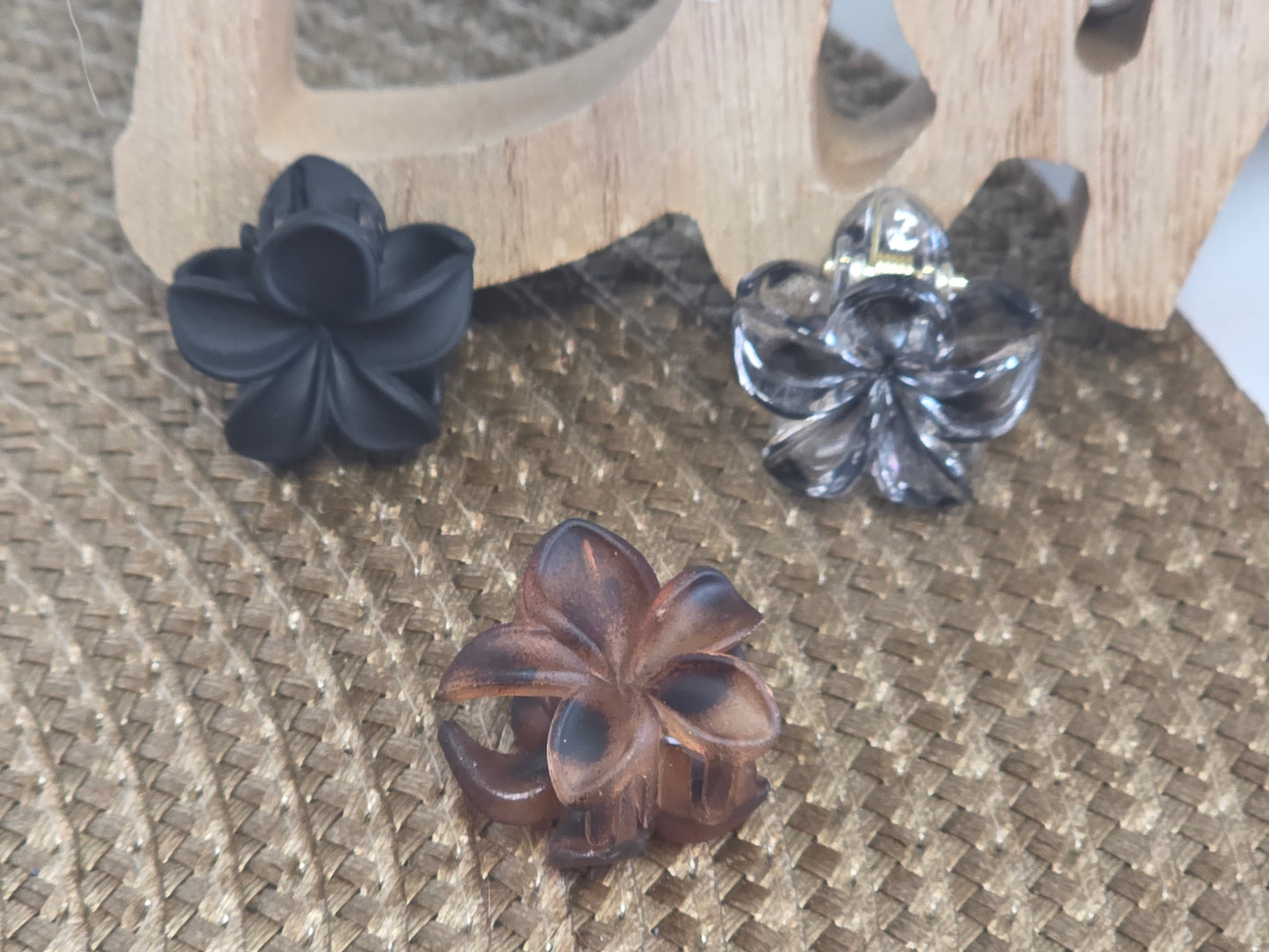 Petite Pince à Cheveux Fleur Camel Noir Transparent - Lot de 3