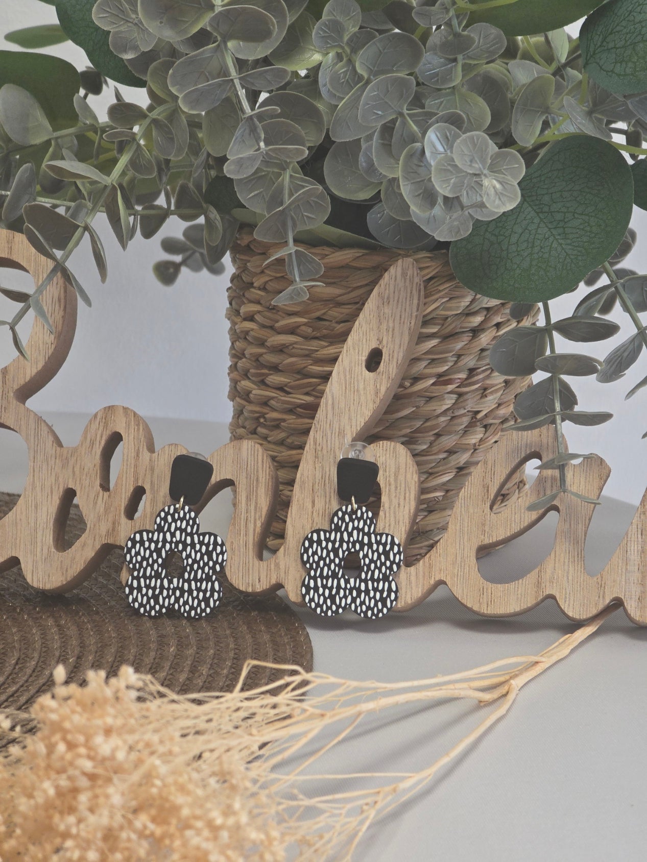 Notre Collection de Bijoux - Boucle d'Oreille Pendante Fleur Noir Blanc