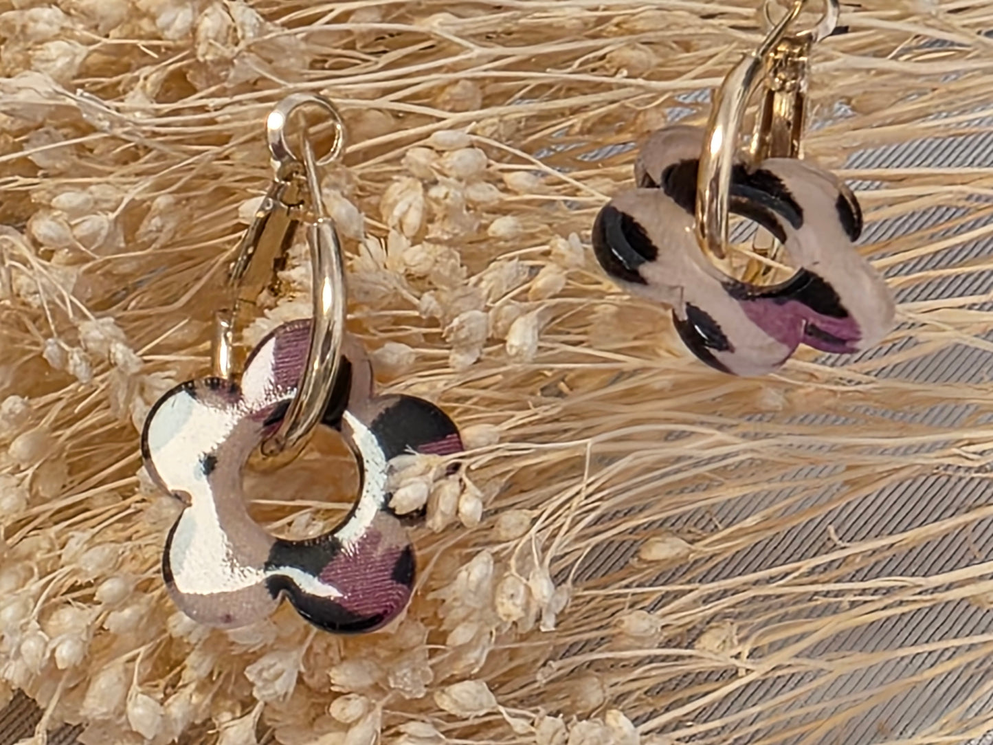 Notre Collection de Bijoux - Boucle d'Oreille Fleur Violette Noir