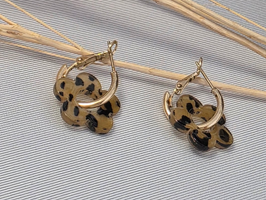 Notre Collection de Bijoux - Boucle d'Oreille Fleur Beige Noir