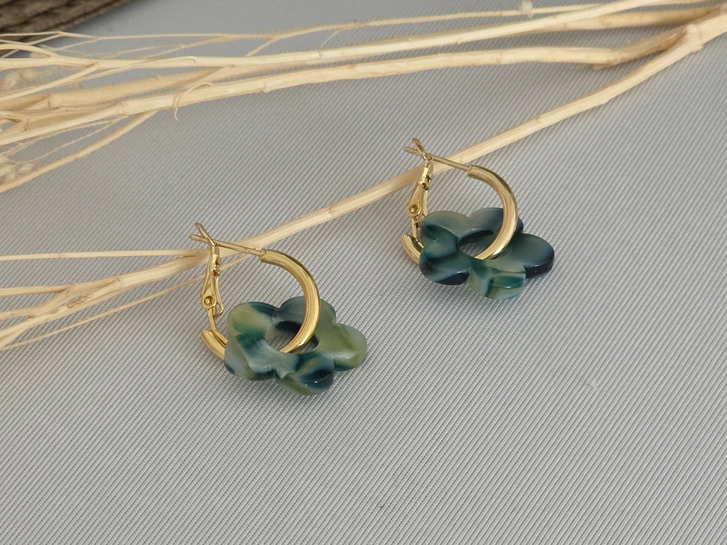 Notre Collection de Bijoux - Boucle d'Oreille Fleur Bleu Jaune