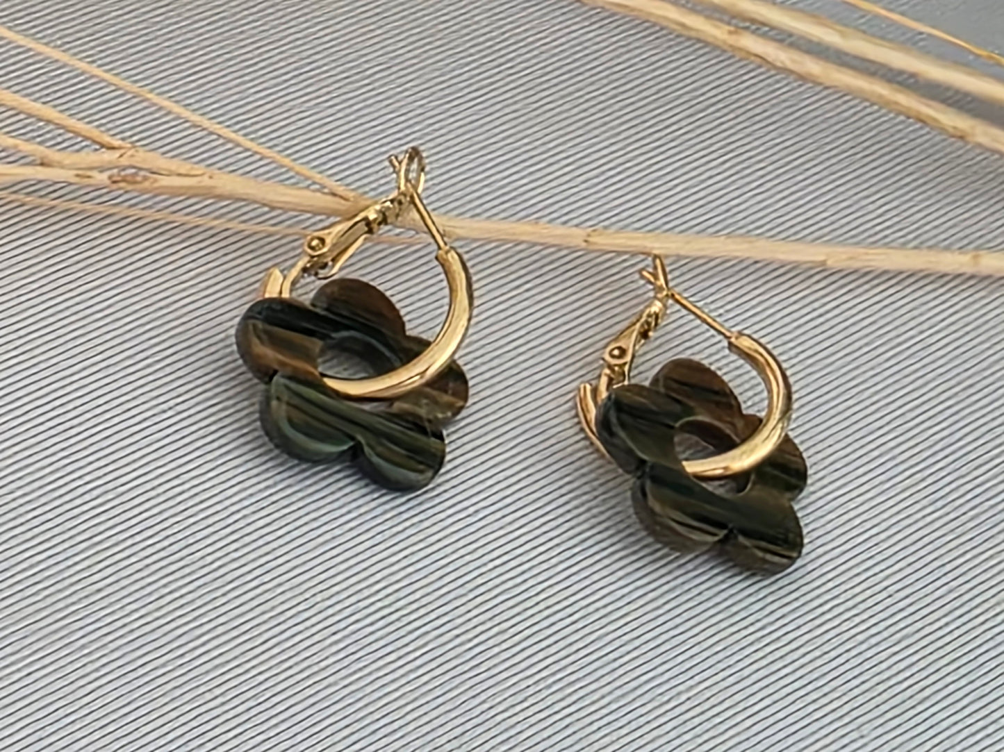 Notre Collection de Bijoux - Boucle d'Oreille Fleur Café