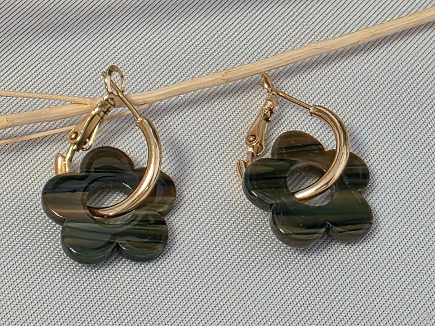 Notre Collection de Bijoux - Boucle d'Oreille Fleur Café