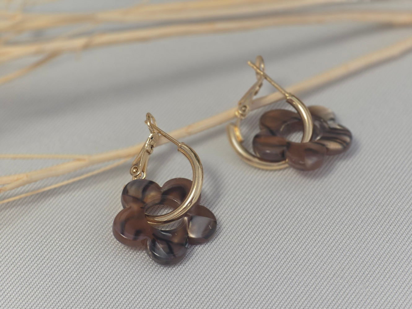 Notre Collection de Bijoux - Boucle d'Oreille Fleur Café Zébré Noir